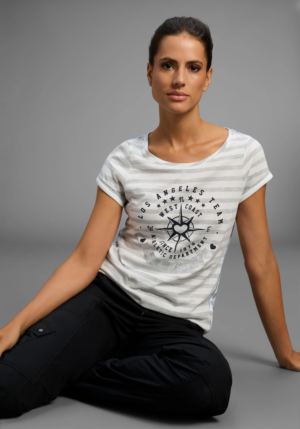 KangaROOS Print-Shirt, Kurzarm, figurbetonter Schnitt, mit Metallic-Print günstig online kaufen