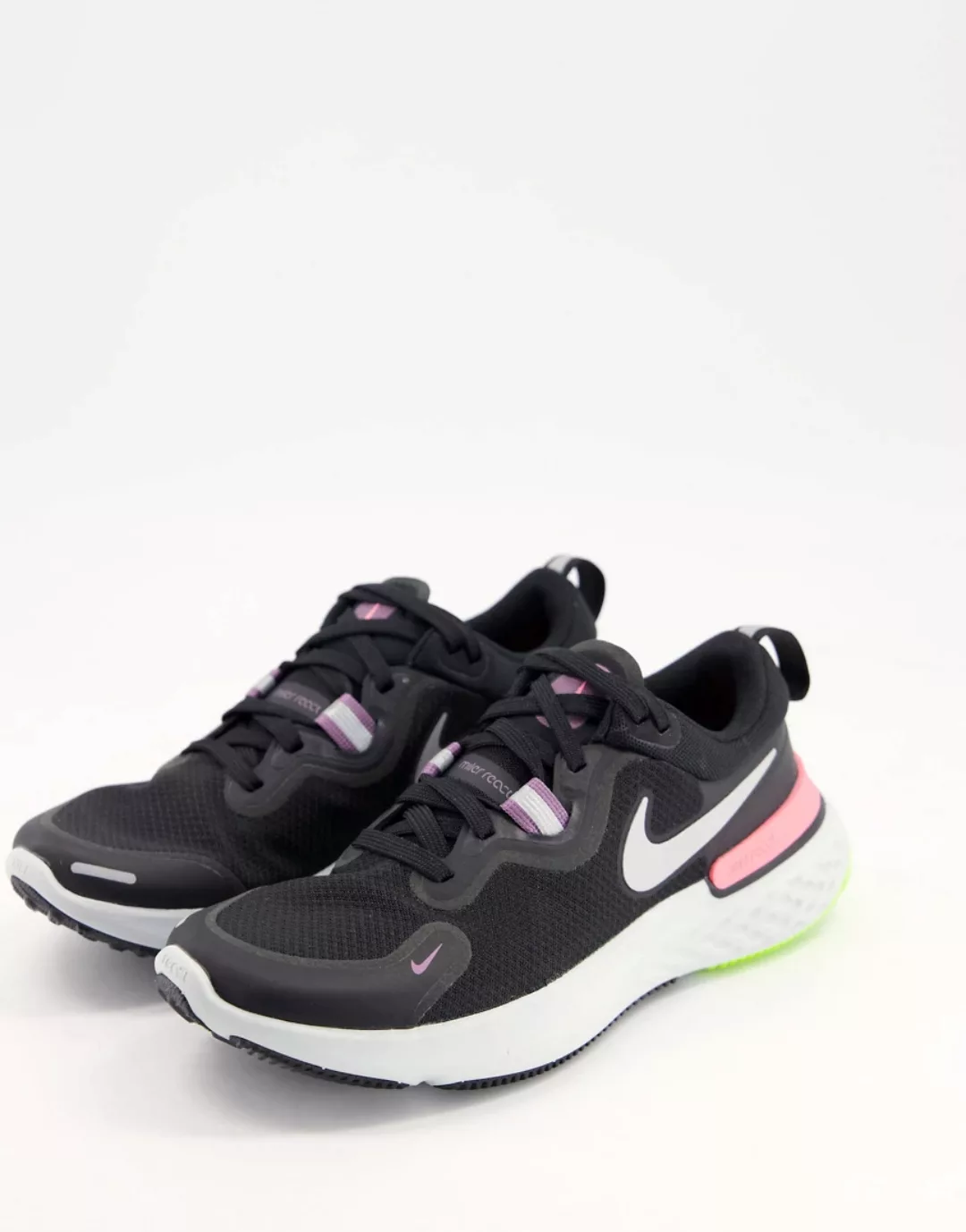 Nike Running – React Miler – Sneaker in Schwarz und Rosa günstig online kaufen