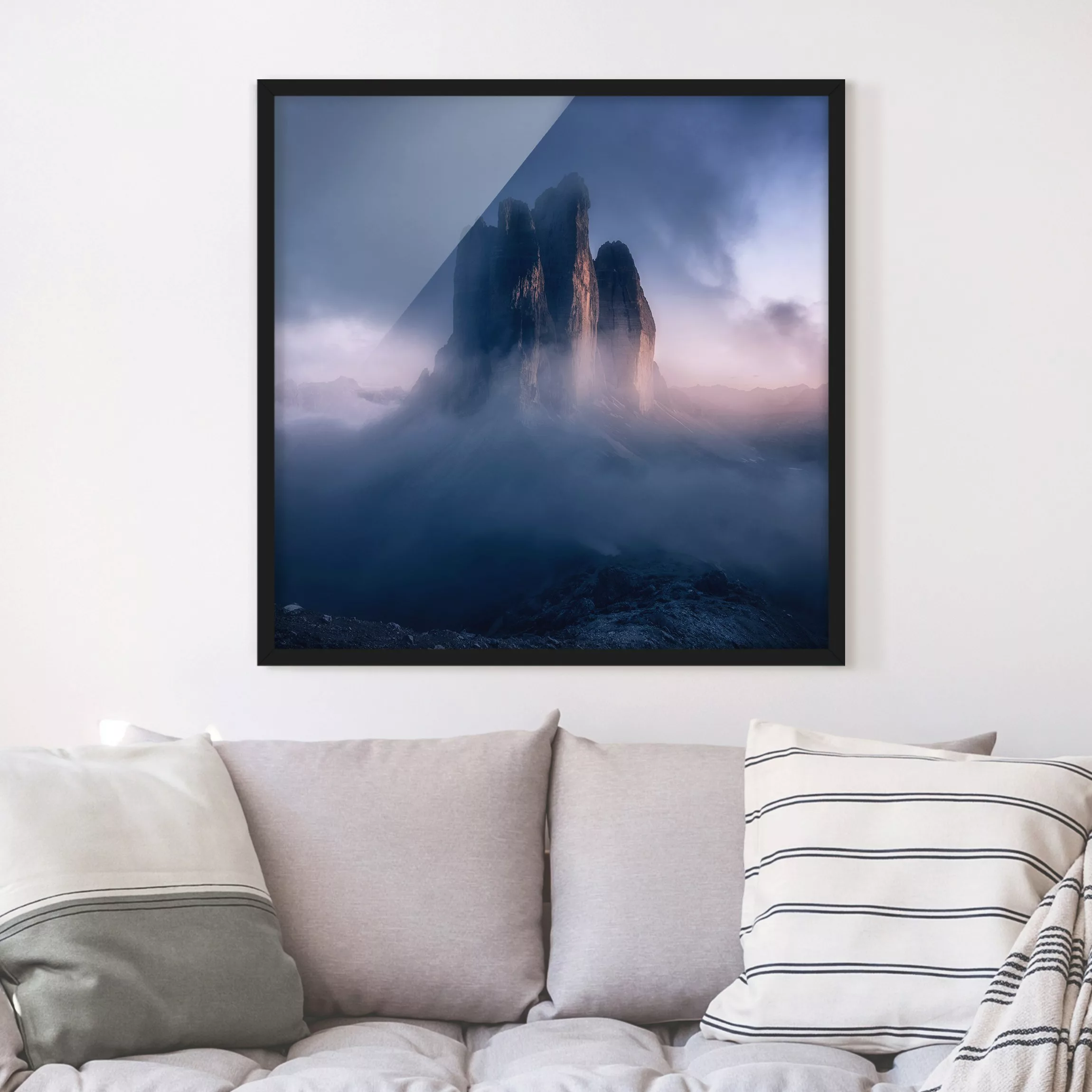 Bild mit Rahmen Natur & Landschaft - Quadrat Drei Zinnen in blauem Licht günstig online kaufen