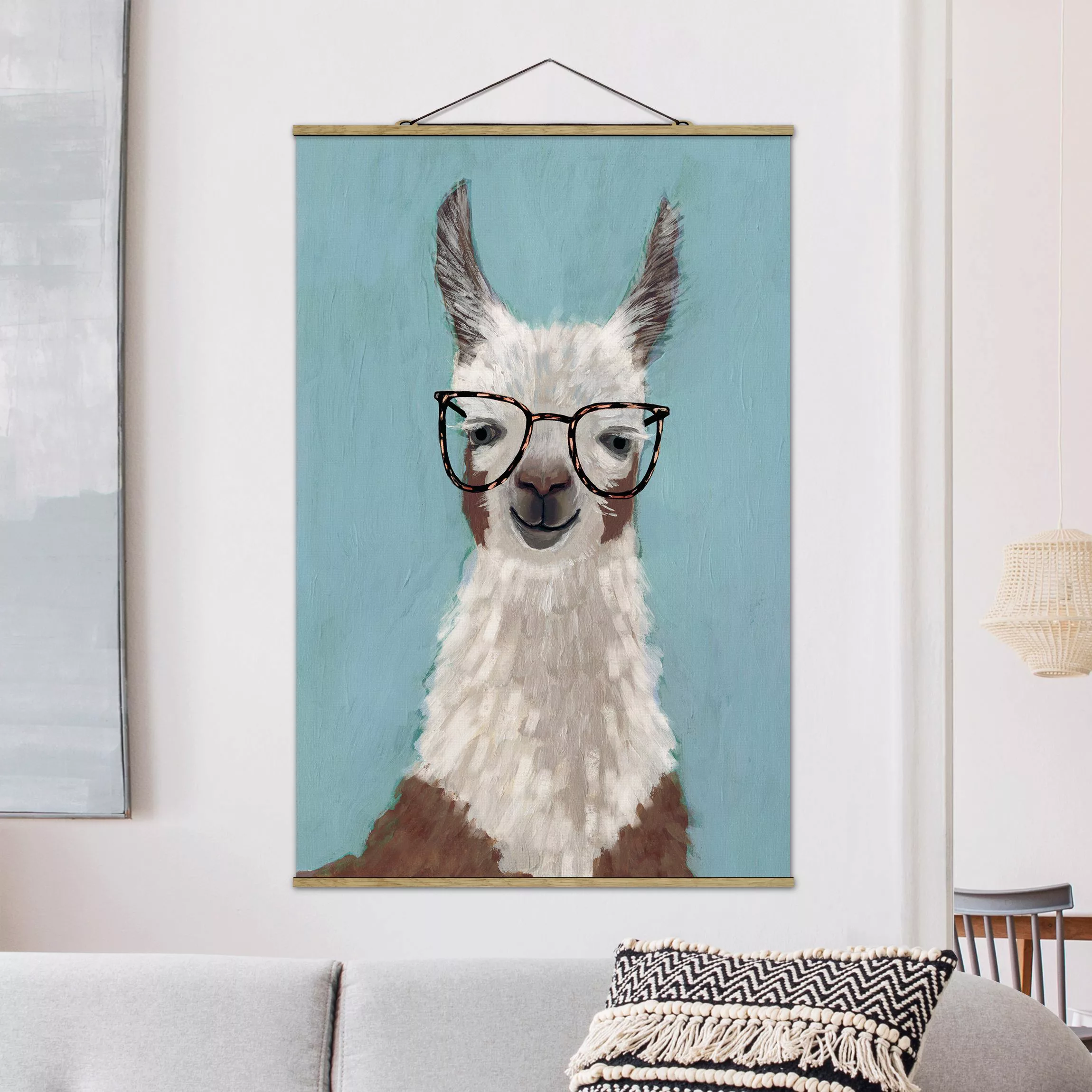 Stoffbild Tiere mit Posterleisten - Hochformat Lama mit Brille II günstig online kaufen