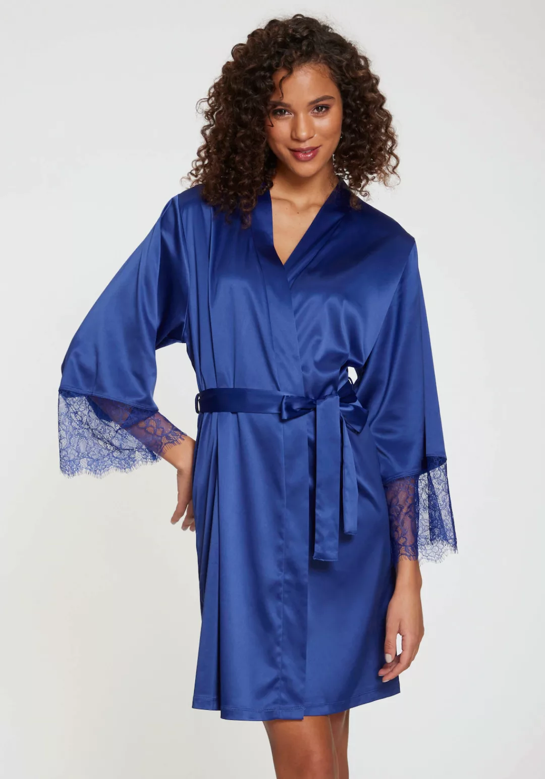 LASCANA Kimono, (1 St.), mit Spitze an den Ärmeln günstig online kaufen