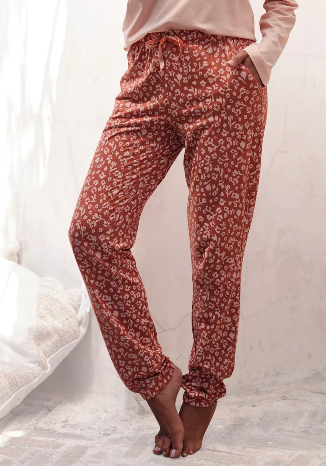 Vivance Dreams Pyjamahose, mit Samtband am elastischen Tunnelzugbund günstig online kaufen