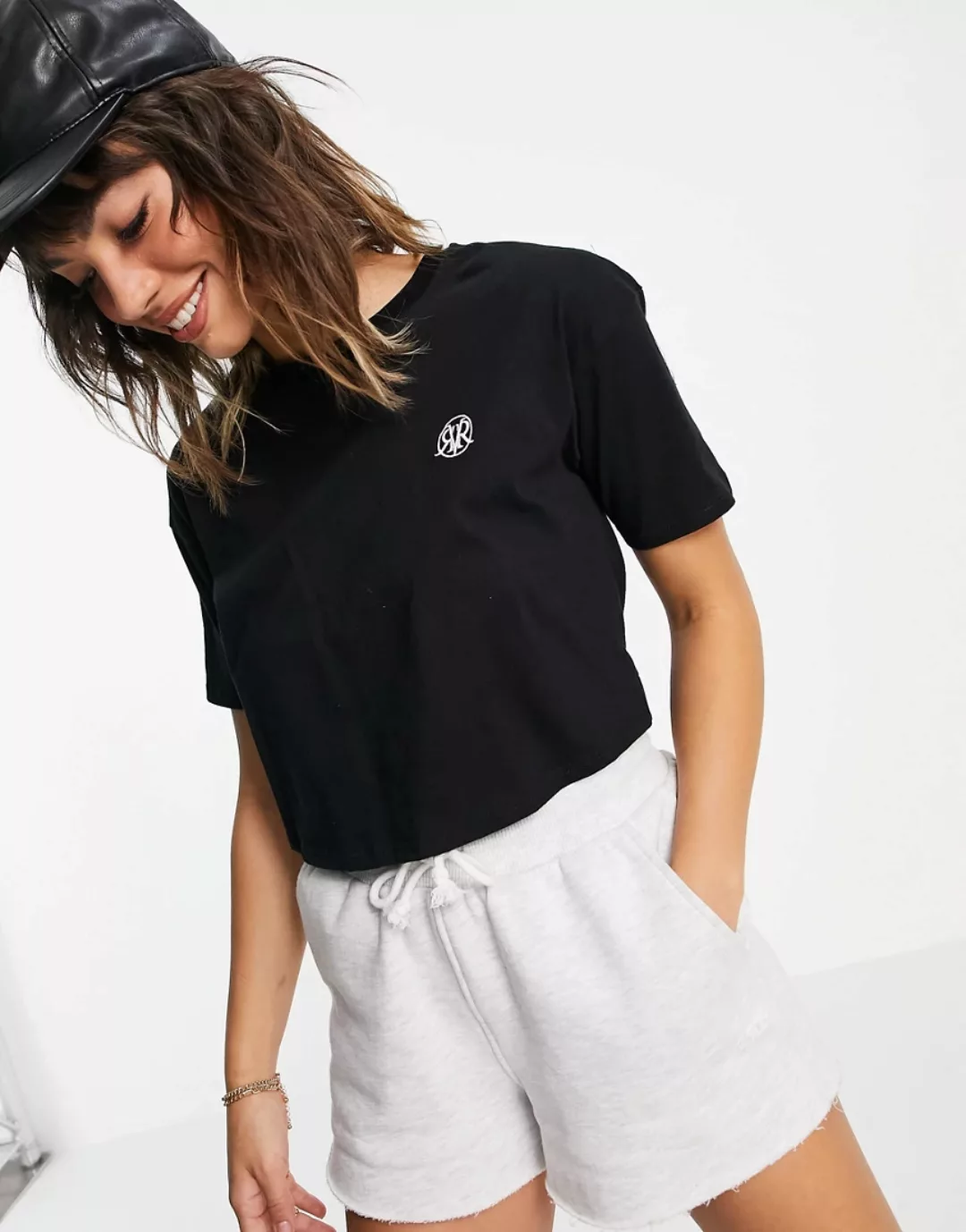 River Island – Schwarzes T-Shirt mit geschnürtem Rückenausschnitt günstig online kaufen