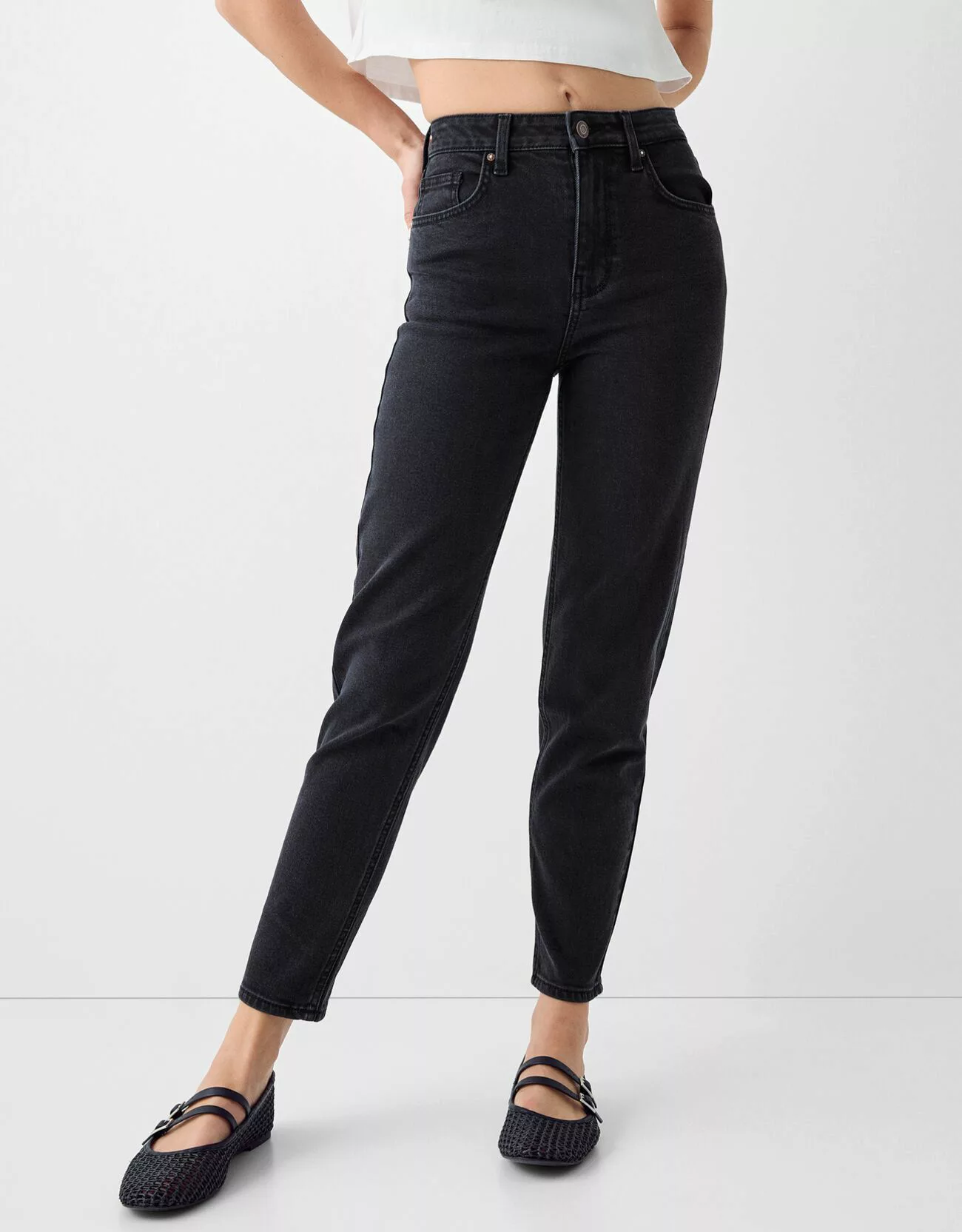 Bershka Mom Jeans Im Slim-Comfort-Fit Damen 32 Schwarz günstig online kaufen