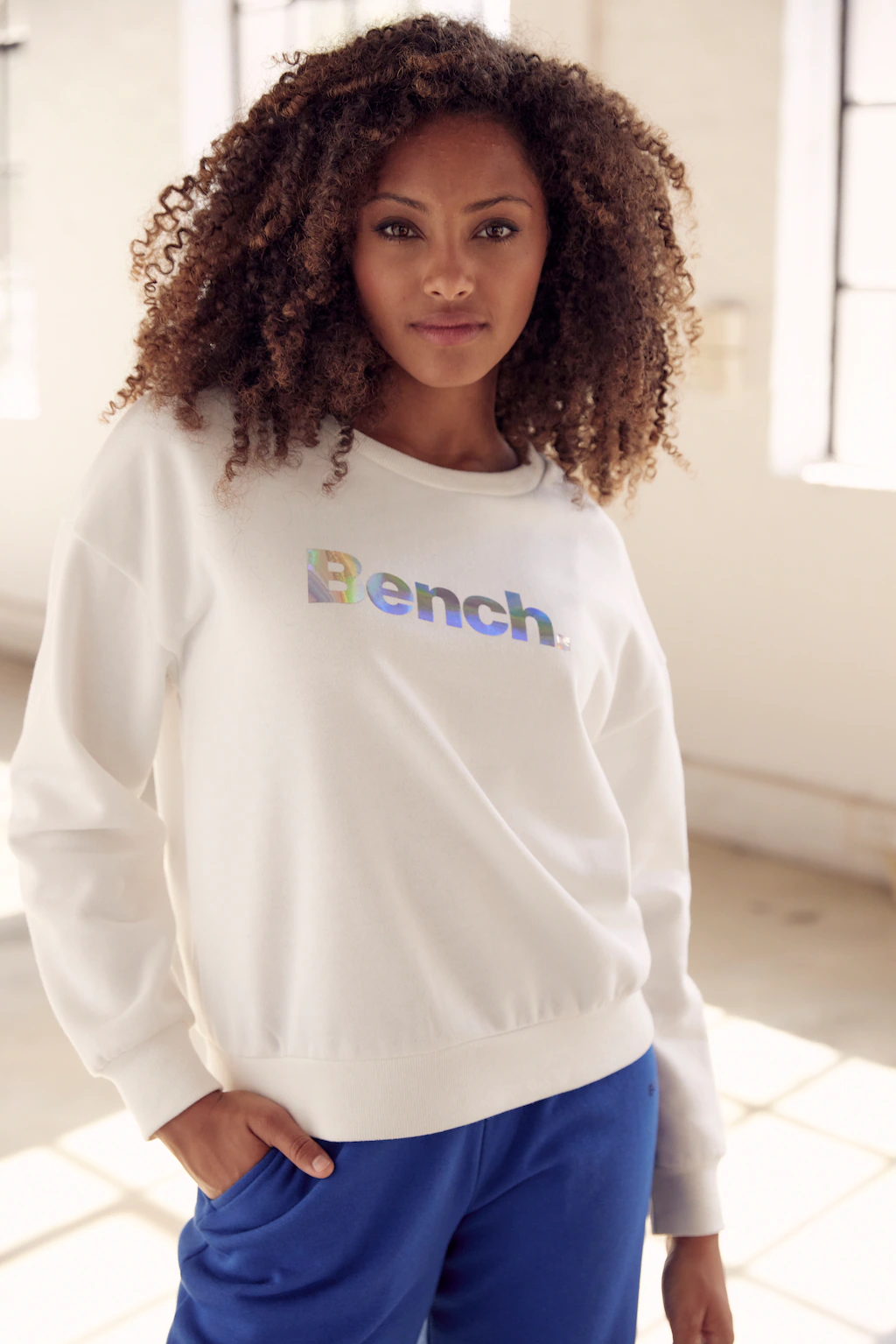 Bench. Loungewear Sweatshirt, mit glänzendem Logodruck, Loungewear günstig online kaufen