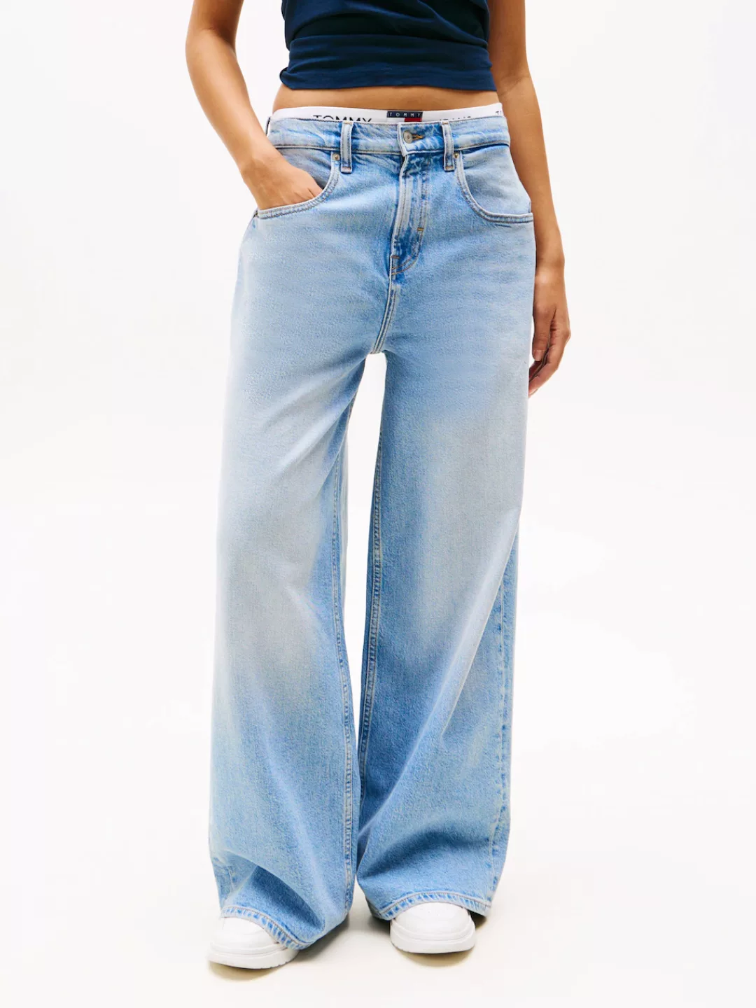 Tommy Jeans Loose-fit-Jeans "CHARLIE MR LOOSE WD", mit Logostickerei günstig online kaufen