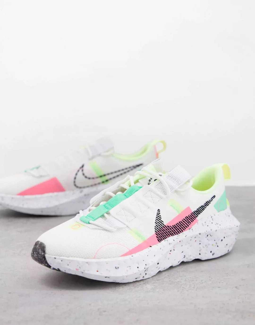 Nike – Crater Impact – Sneaker in gebrochenem Weiß und Neonfarben günstig online kaufen