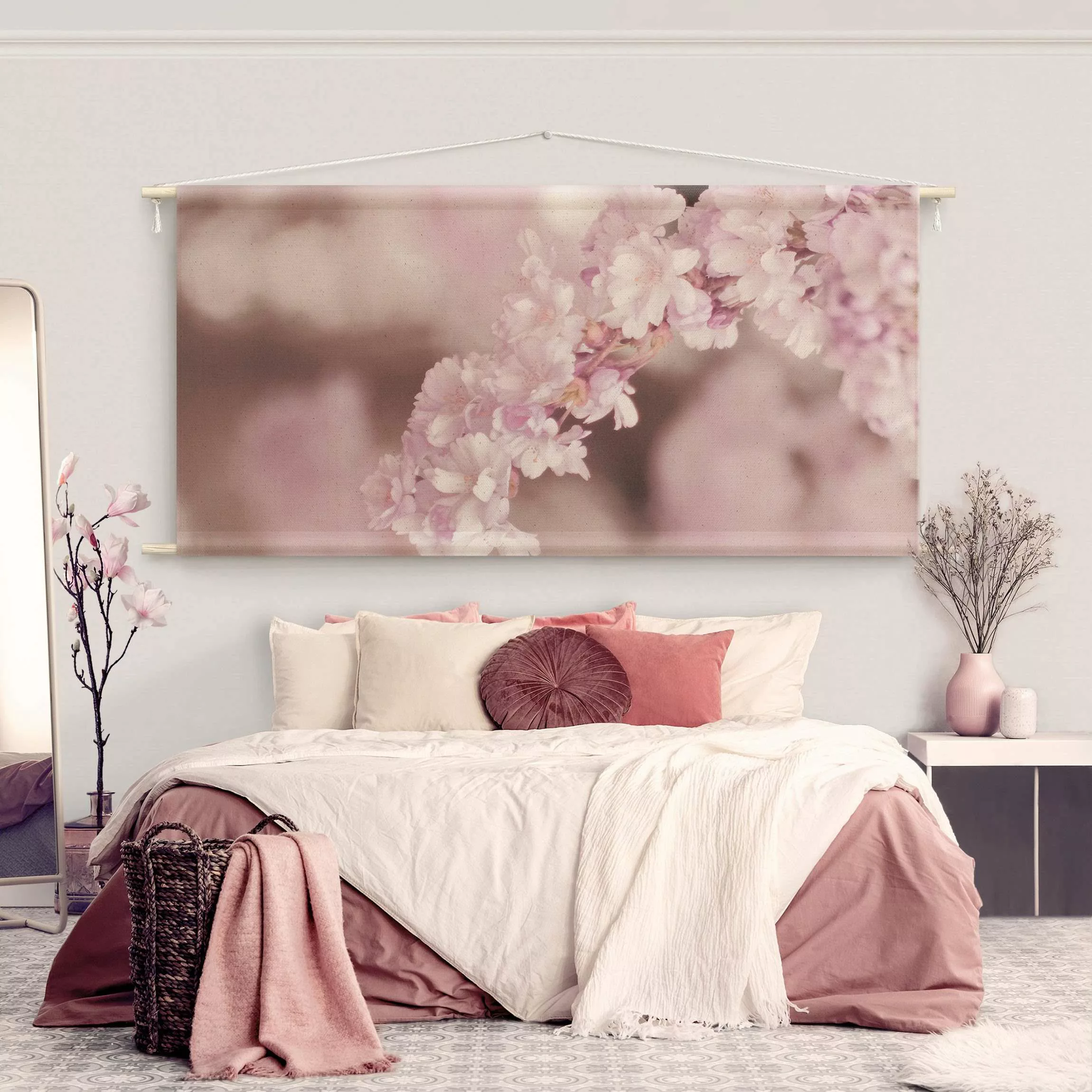 Wandteppich Kirschblüte im Violetten Licht günstig online kaufen