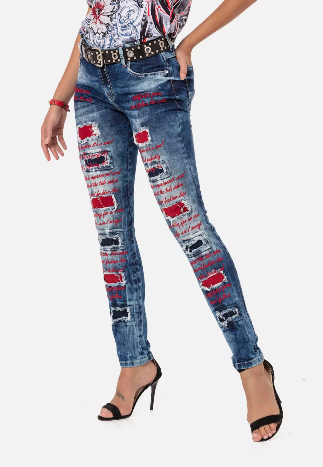 Cipo & Baxx Slim-fit-Jeans, mit farbig hinterlegten Cut-Outs günstig online kaufen