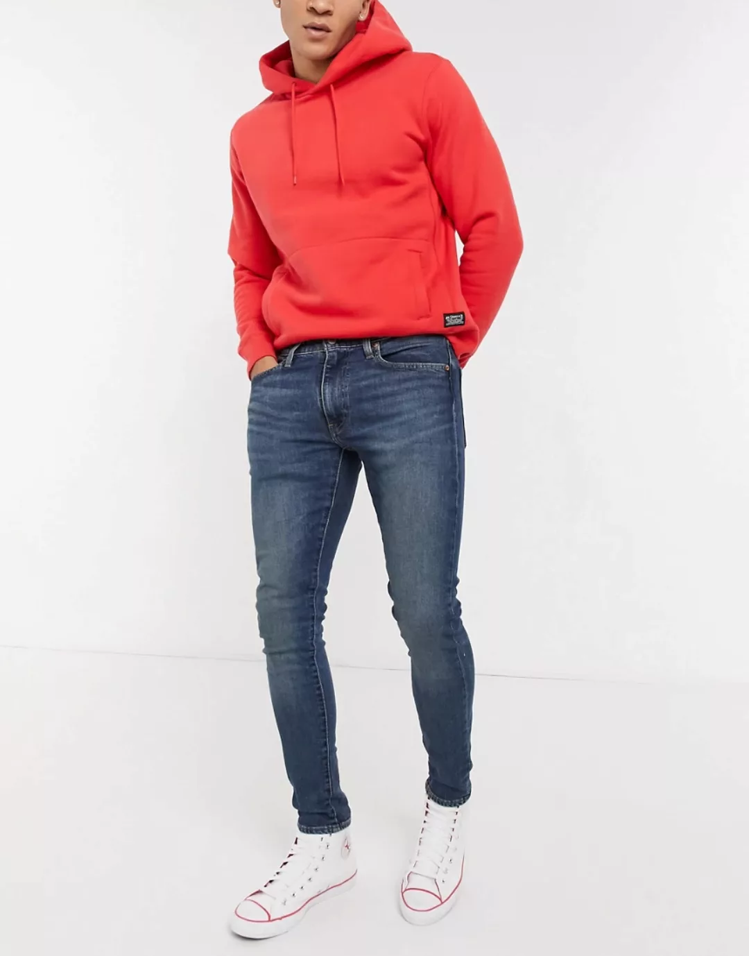 Levi's – Schmal zulaufende Jeans mit engem Schnitt in mittlerer Waschung-Bl günstig online kaufen