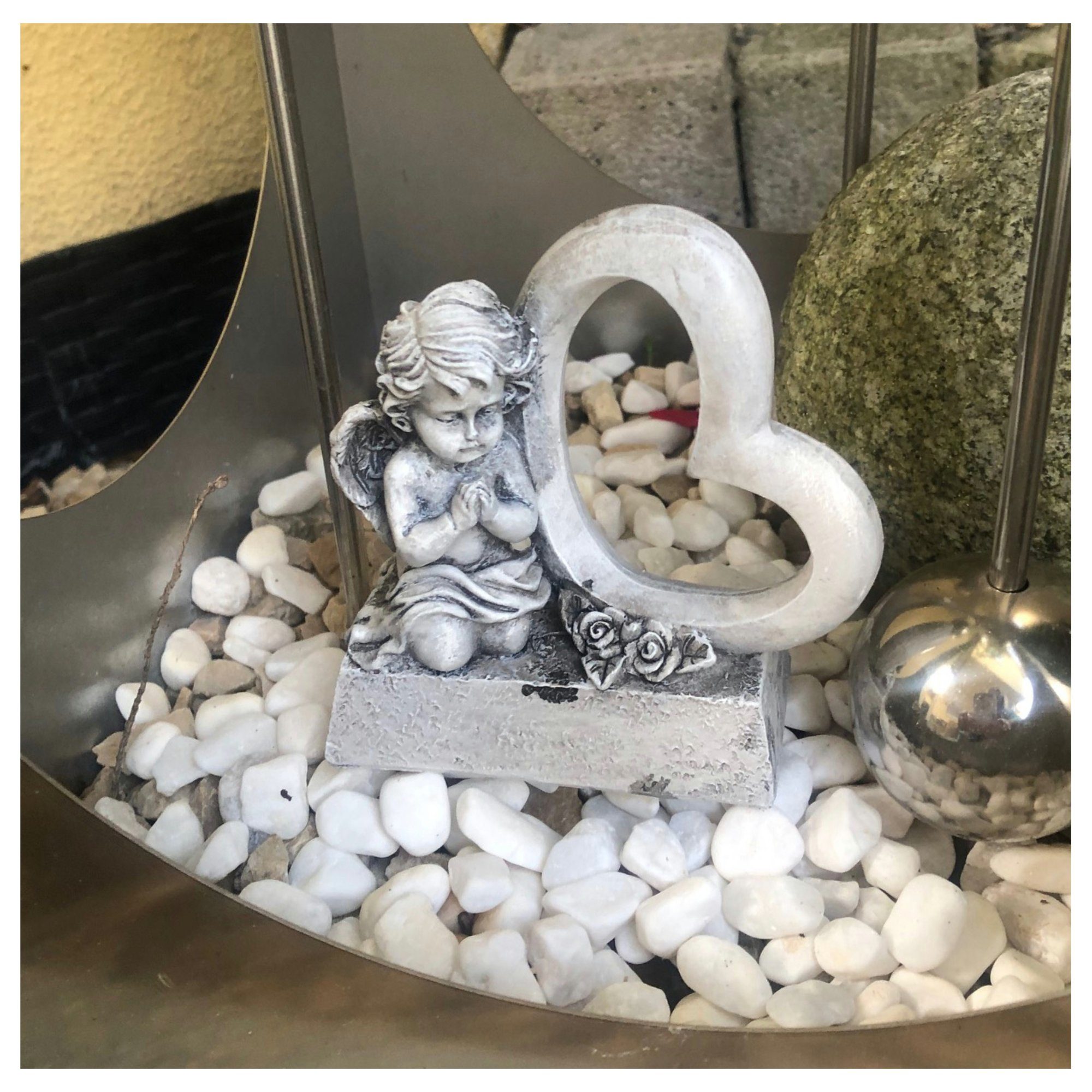 Radami Gartenfigur Grabengel Engel mit Herz günstig online kaufen