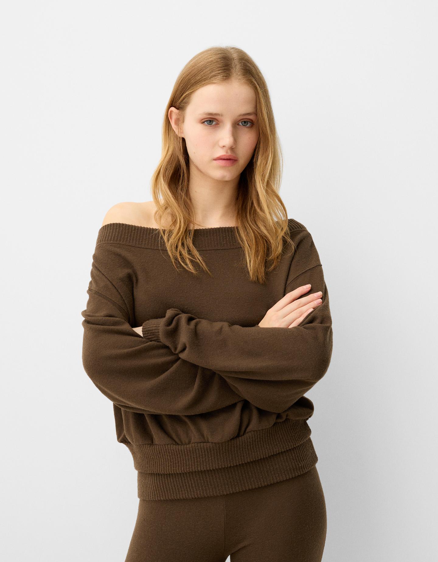 Bershka Soft-Touch-Pullover Mit Asymmetrischem Ausschnitt Damen L Braun günstig online kaufen