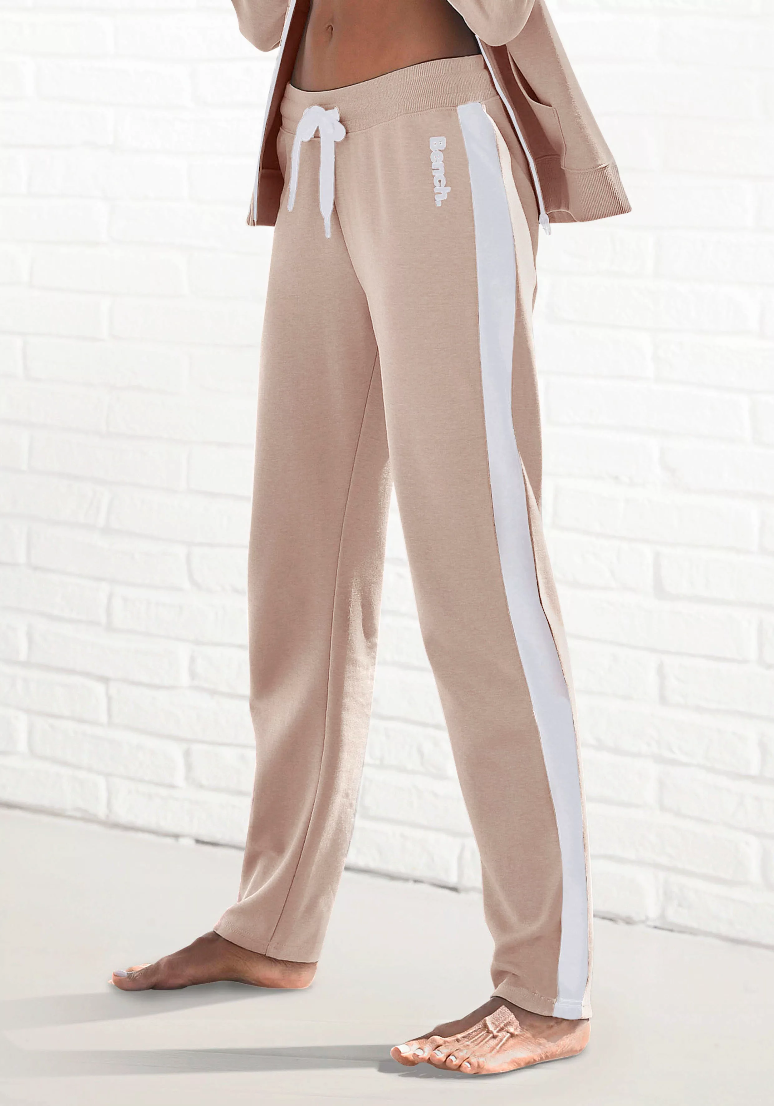 Bench. Loungewear Loungehose, mit Seitenstreifen und geradem Bein, Loungean günstig online kaufen