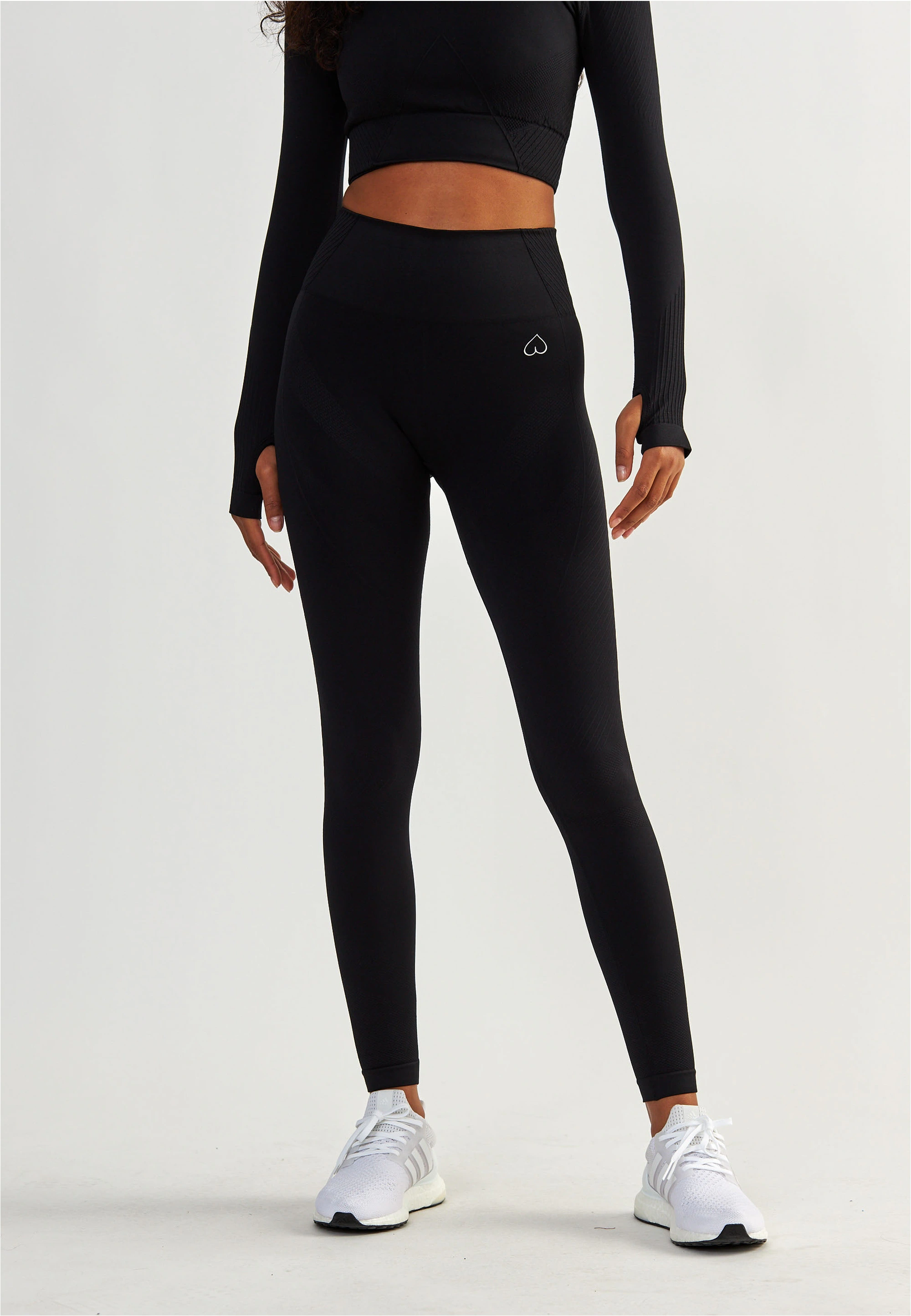 BeShaped Trainingstights "Femme Force", (1 tlg.), mit angesagtem Jacquard-M günstig online kaufen
