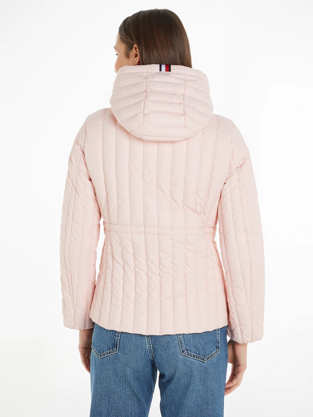 Tommy Hilfiger Daunenjacke "FEMININE LW DOWN JACKET", mit Kapuze, mit Logos günstig online kaufen