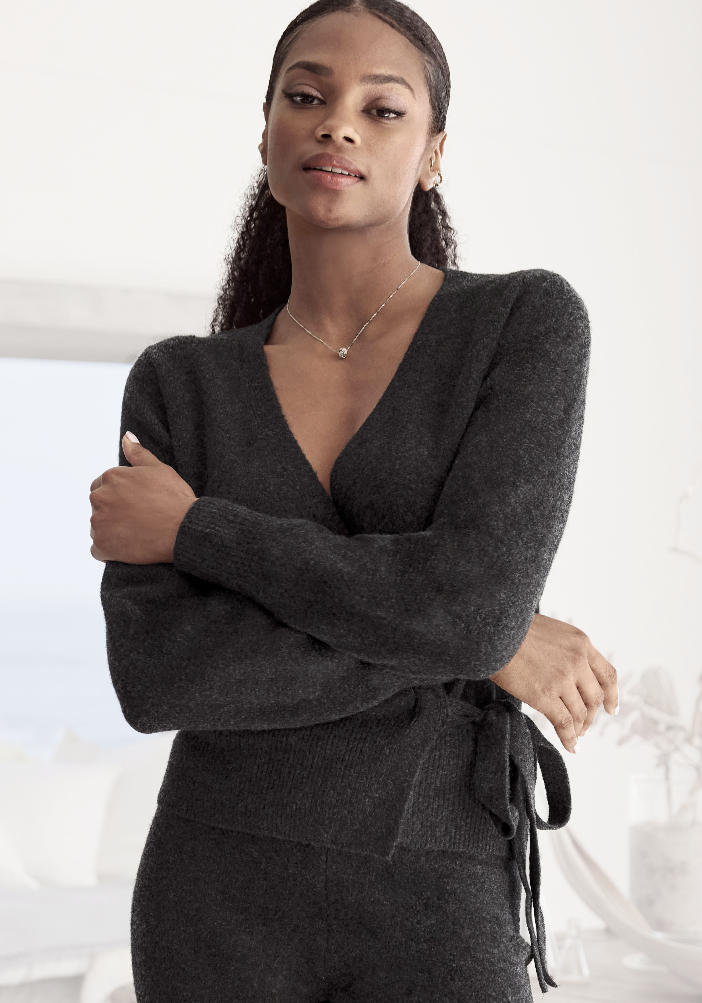 LASCANA Wickelstrickjacke, mit breitem Rippbündchen, Loungewear günstig online kaufen