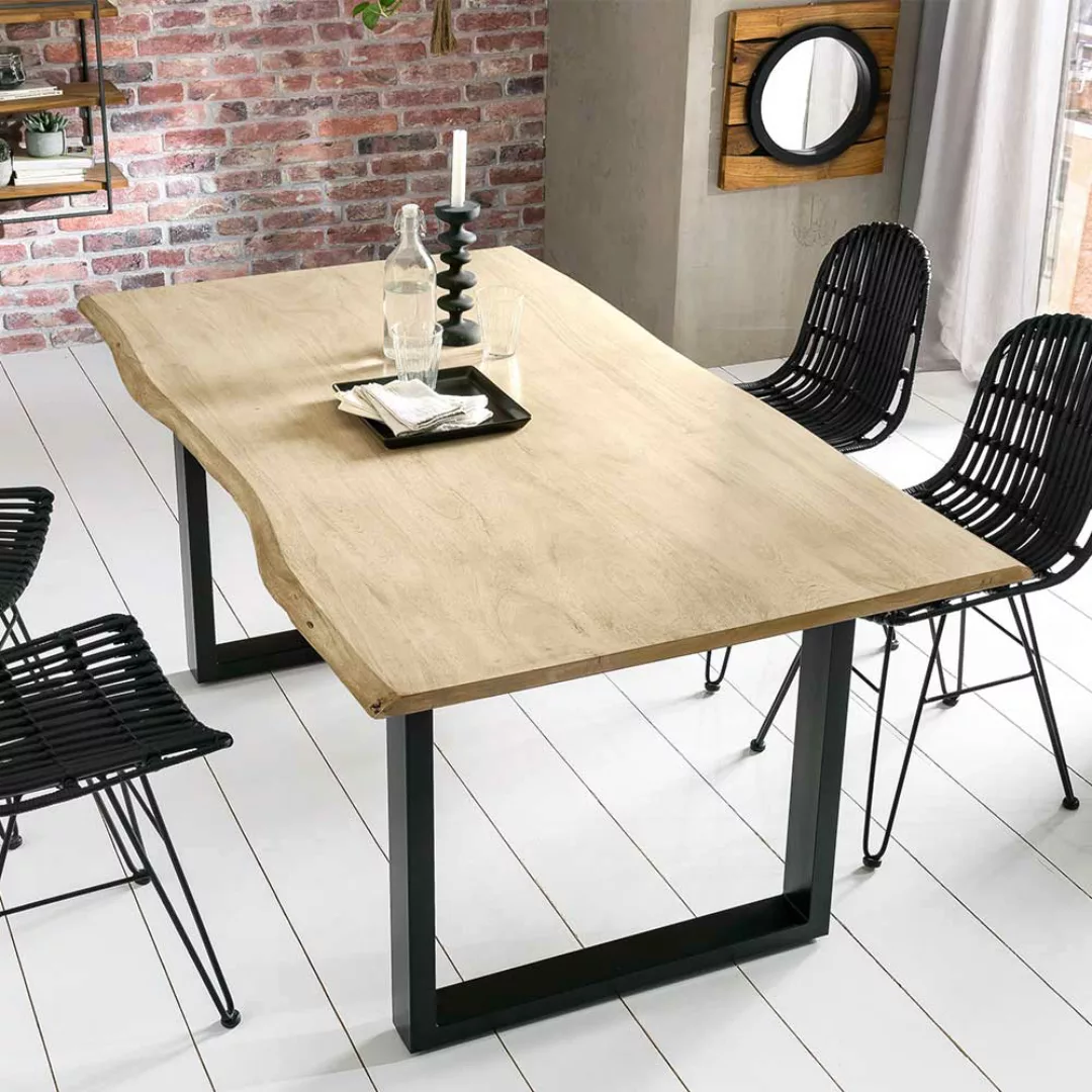 Baumkanten Esszimmertisch aus Akazie massiv gekälkt und Stahl Loft Design günstig online kaufen