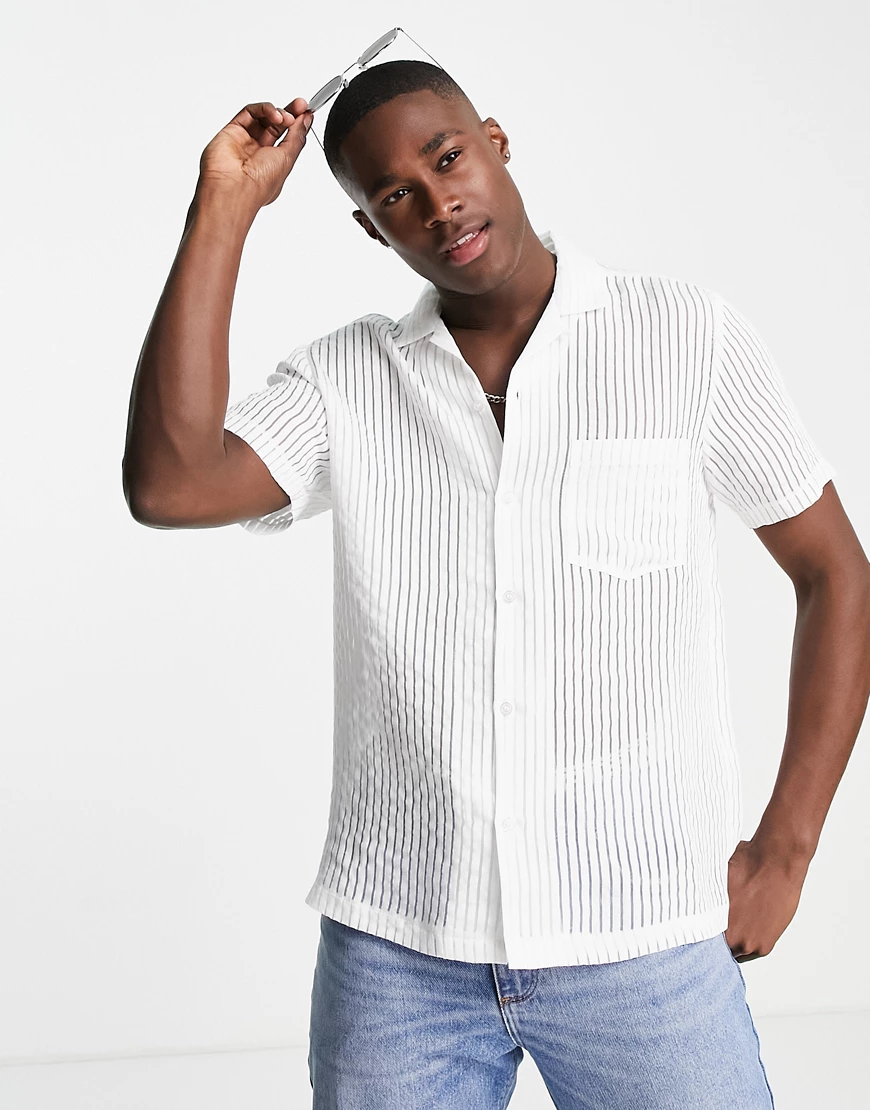 Topman – Hemd mit Reverskragen und Streifen in Ausbrenner-Optik in Weiß günstig online kaufen