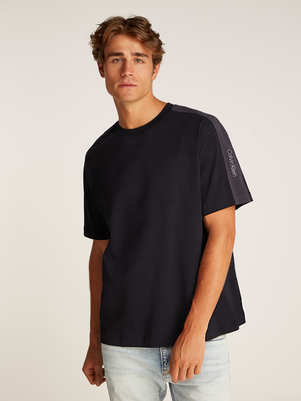 Calvin Klein Jeans T-Shirt "LOGO TAPE TEE", mit Logo-Band an den Ärmeln günstig online kaufen