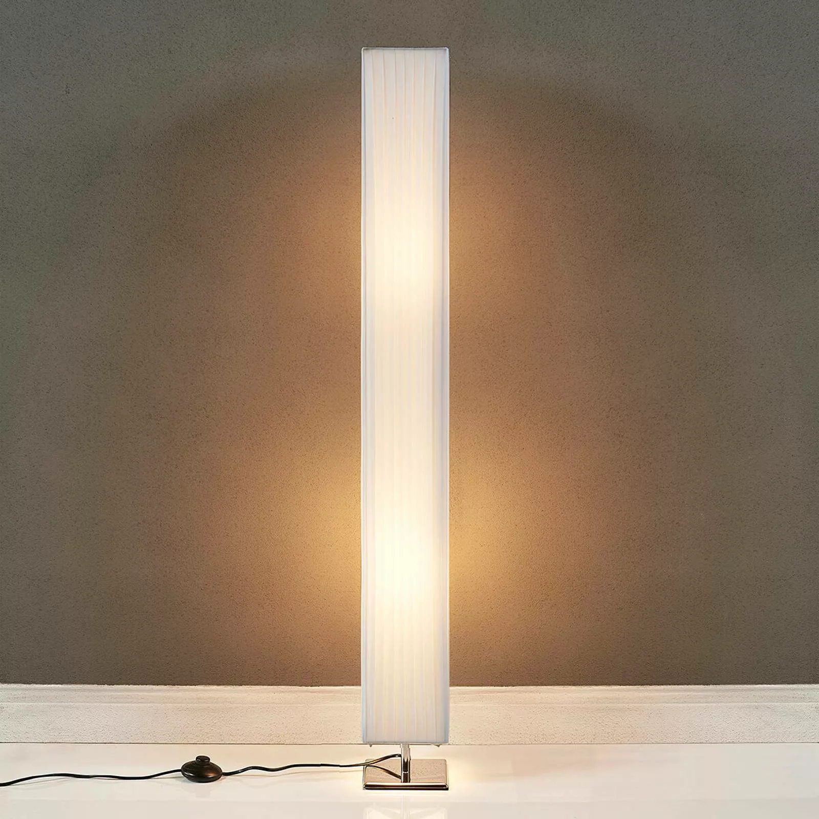 Weiße Stoff-Stehlampe Janno günstig online kaufen