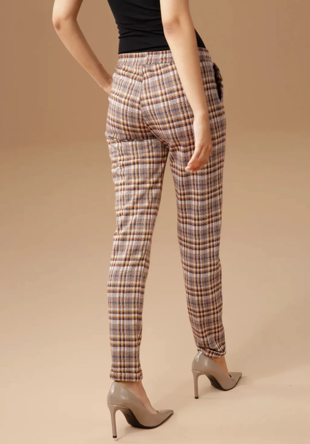 Aniston CASUAL Schlupfhose, mit trendfarbenem Karo-Dessin günstig online kaufen