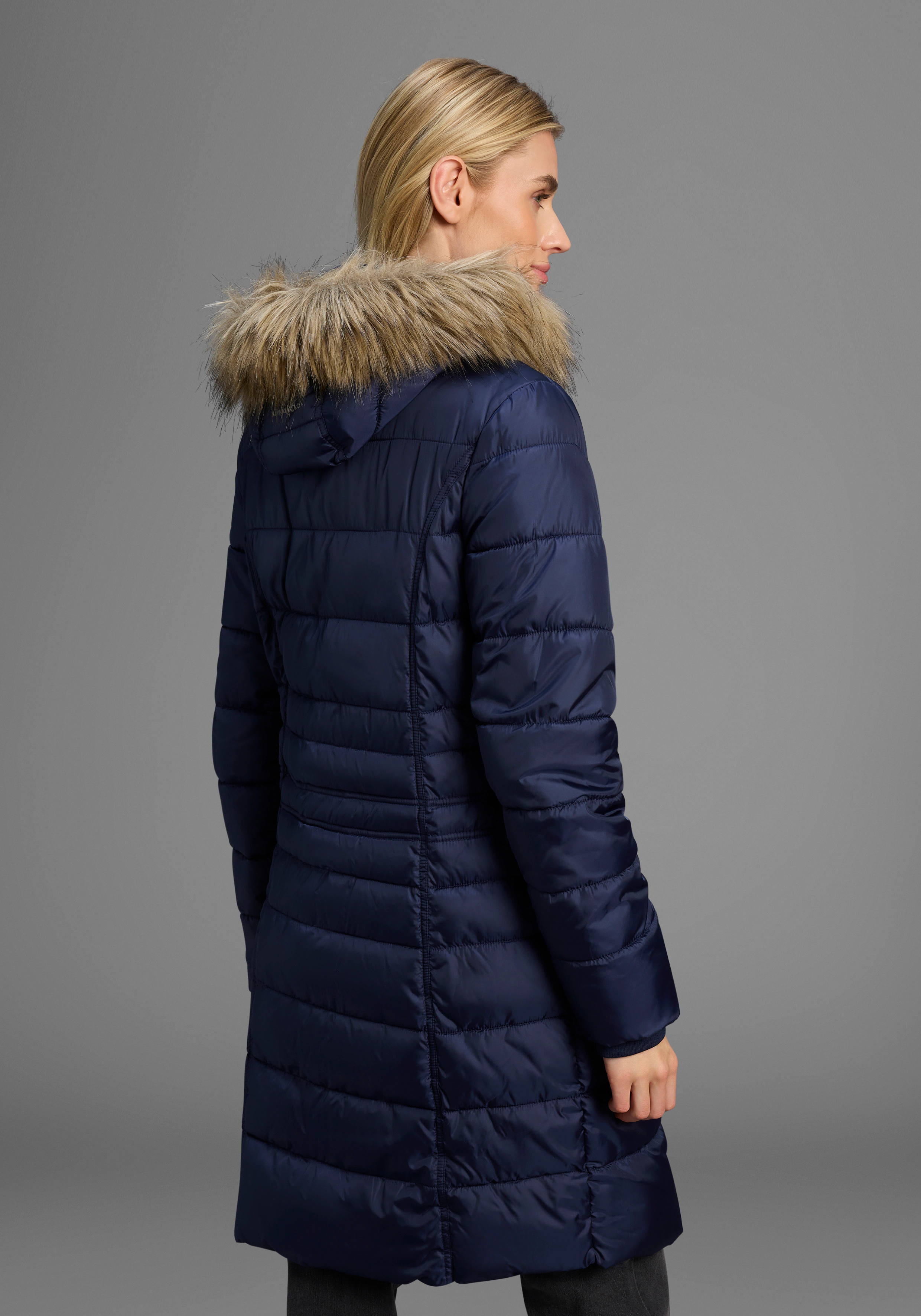 KangaROOS Steppjacke, mit Kapuze, figurbetonter Schnitt, mit Reißverschluss günstig online kaufen