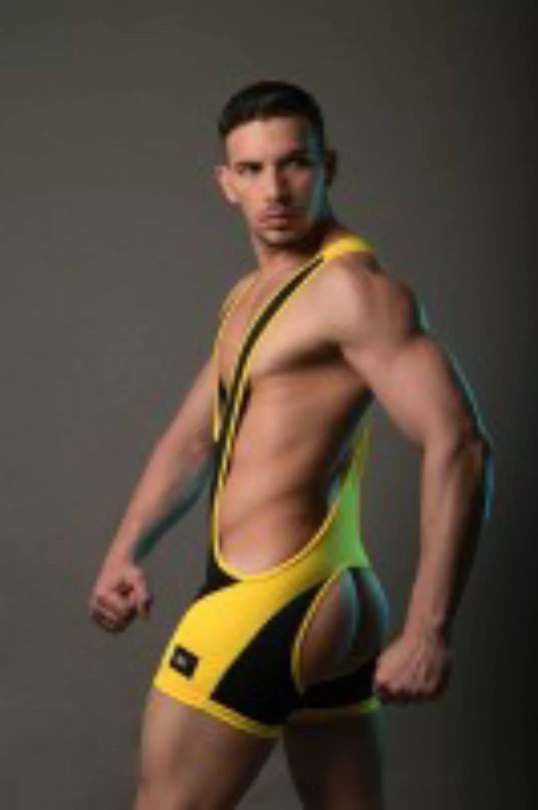 Black and Yellow Wrestler 'Bottom Up' günstig online kaufen