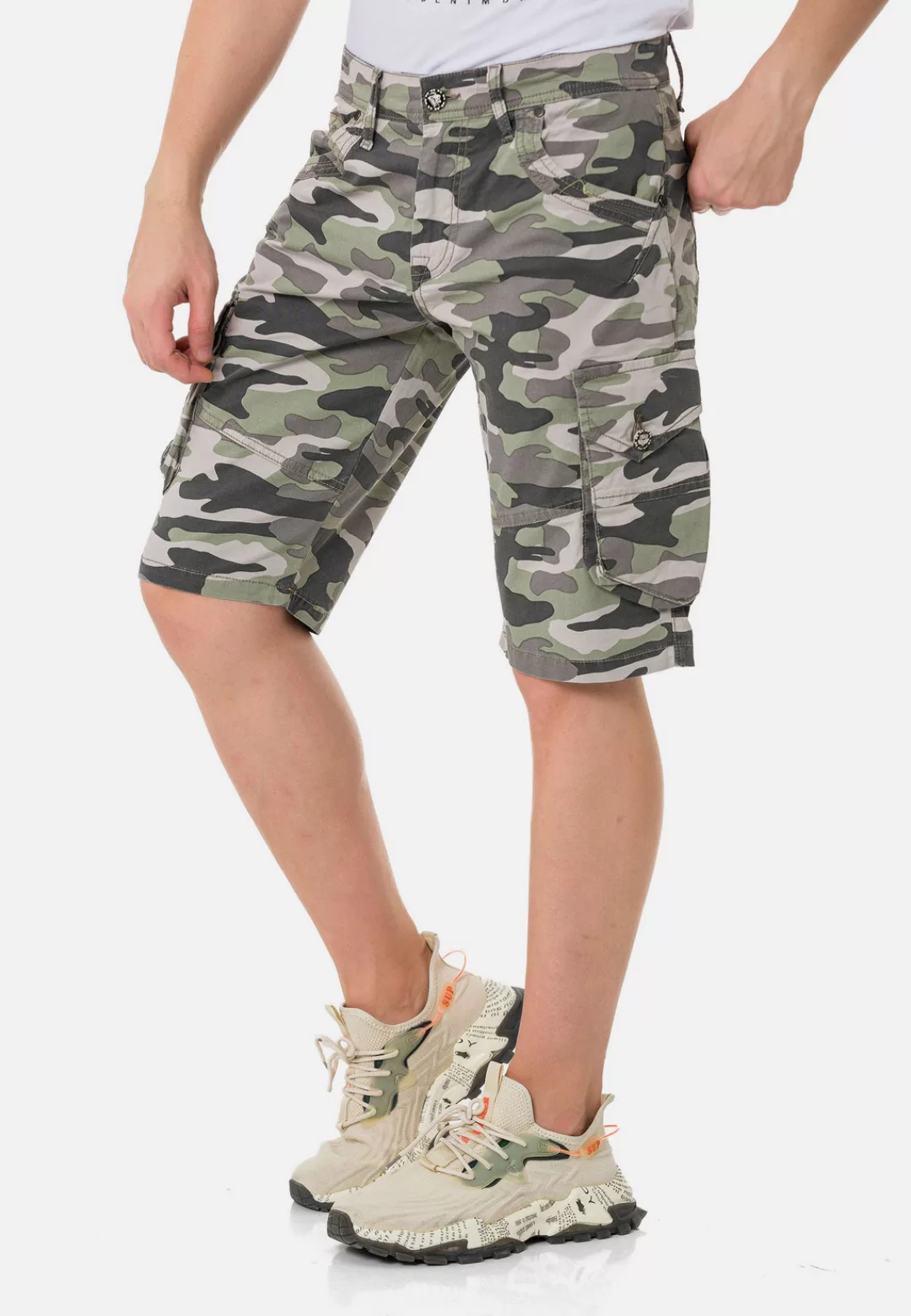 Cipo & Baxx Shorts, mit tollen Cargotaschen günstig online kaufen