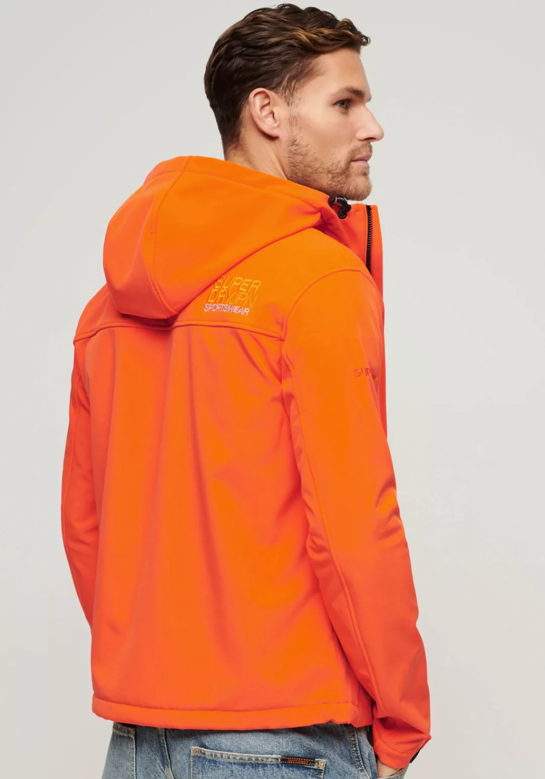 Superdry Softshelljacke "SD-HOODED SOFT SHELL TREKKER JKT", mit Kapuze günstig online kaufen