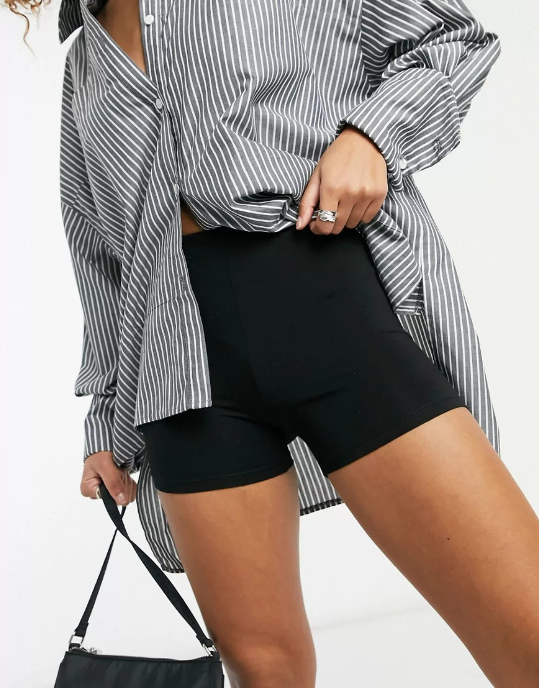 ASOS DESIGN – Kürzere Leggings-Shorts in Schwarz günstig online kaufen