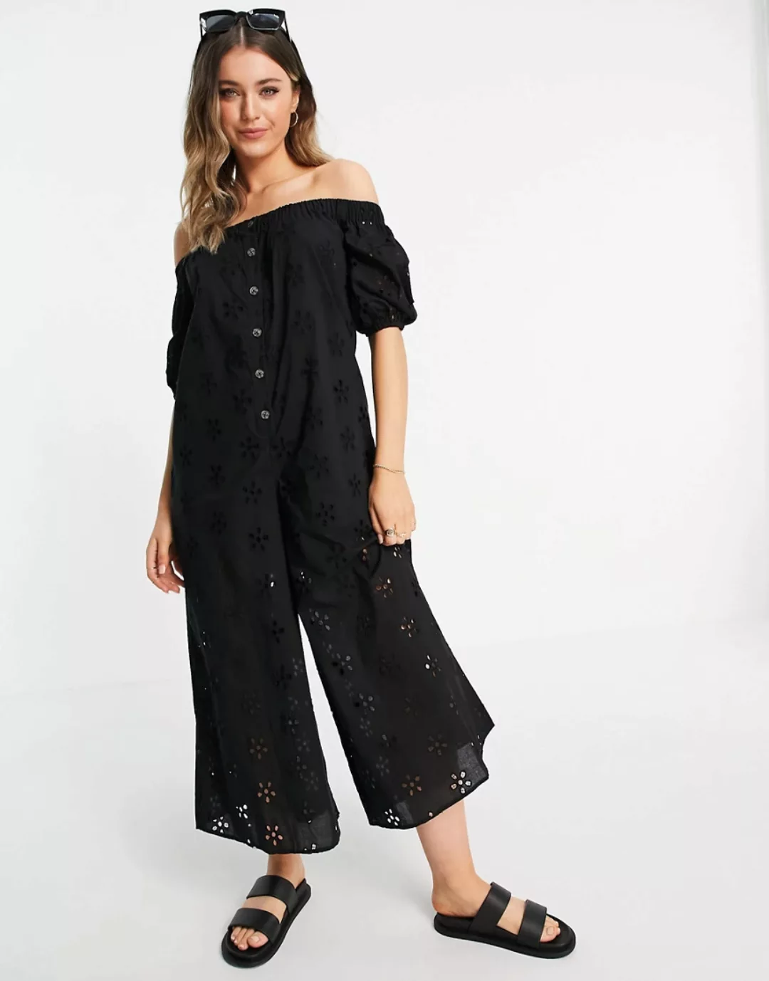 ASOS DESIGN – Schulterfreier Jumpsuit mit Puffärmeln, Frontknopfleiste und günstig online kaufen