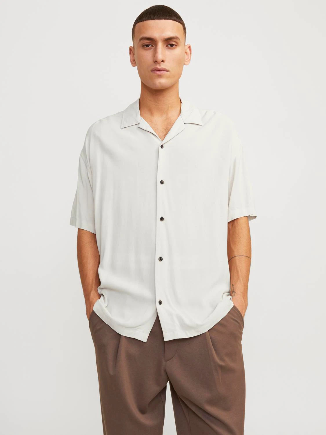 Jack & Jones Kurzarmhemd "JJEJEFF SOLID RESORT SHIRT SS SN" günstig online kaufen