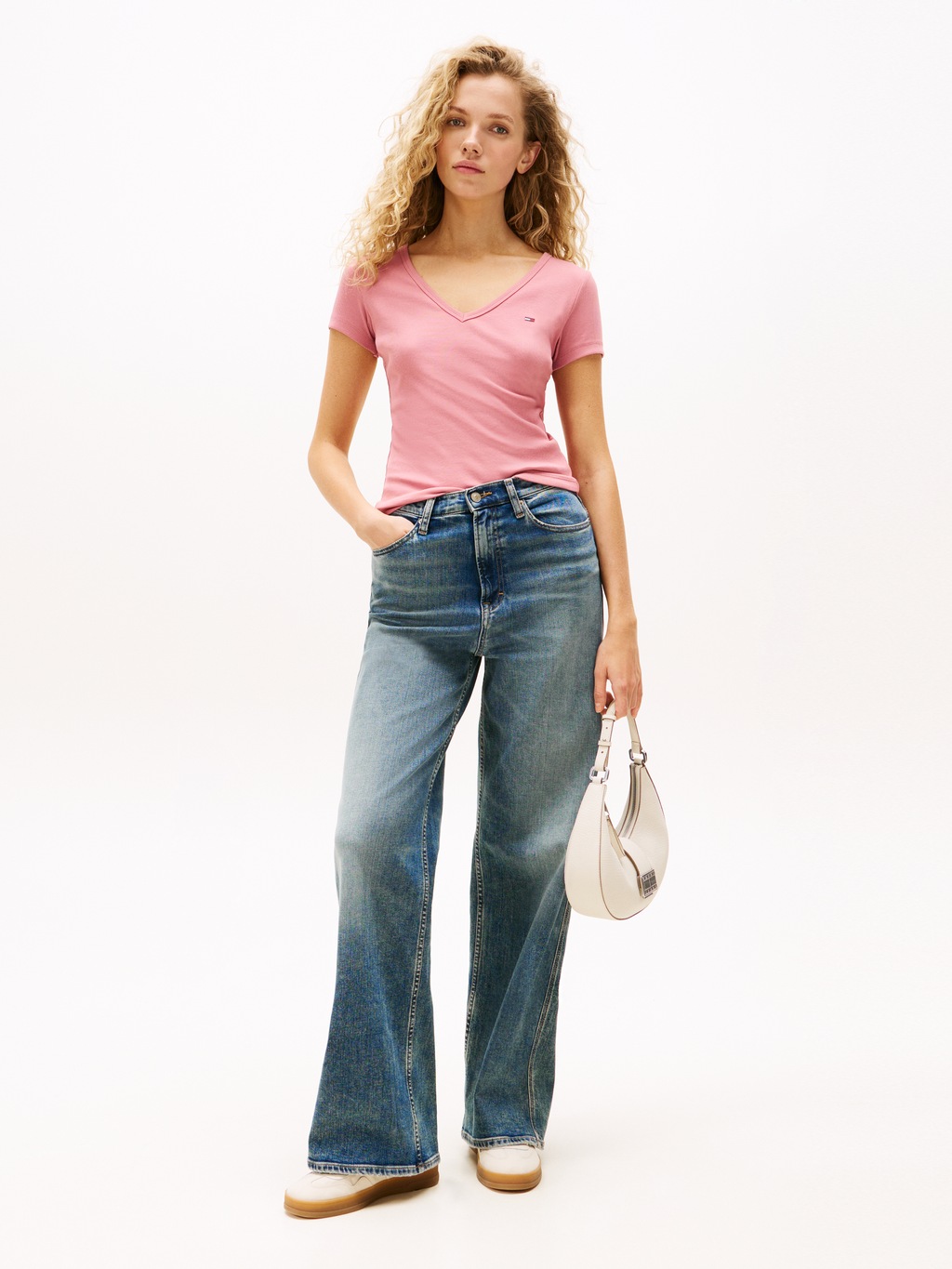 Tommy Jeans Kurzarmshirt "TJW SLIM ESSENTIAL RIB V SS", mit gerippter Struk günstig online kaufen