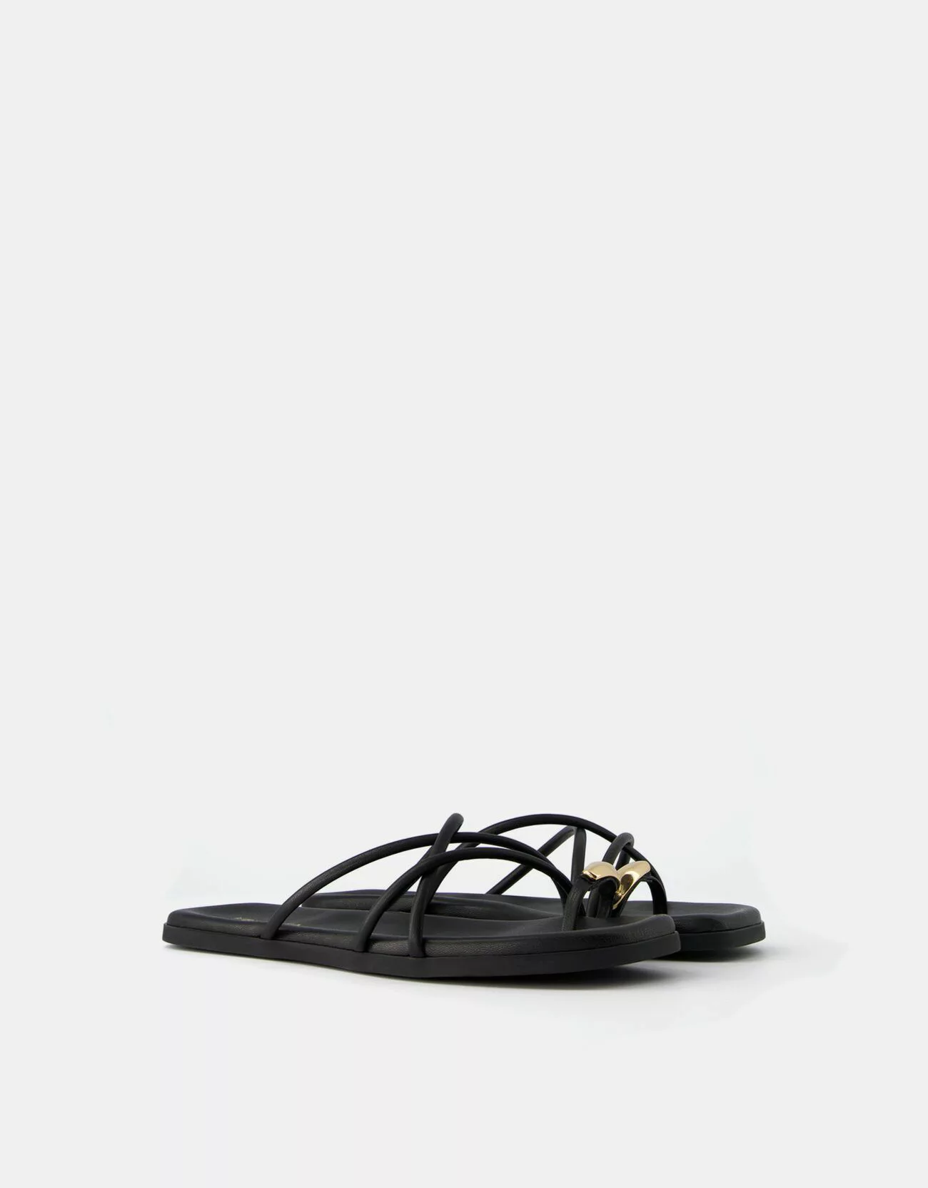 Bershka Flache Sandalen Mit Riemchen Und Ring Damen 36 Schwarz günstig online kaufen