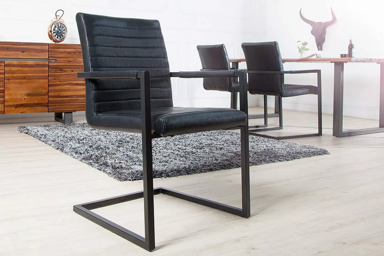 riess-ambiente Freischwinger LOFT antik schwarz / günstig online kaufen