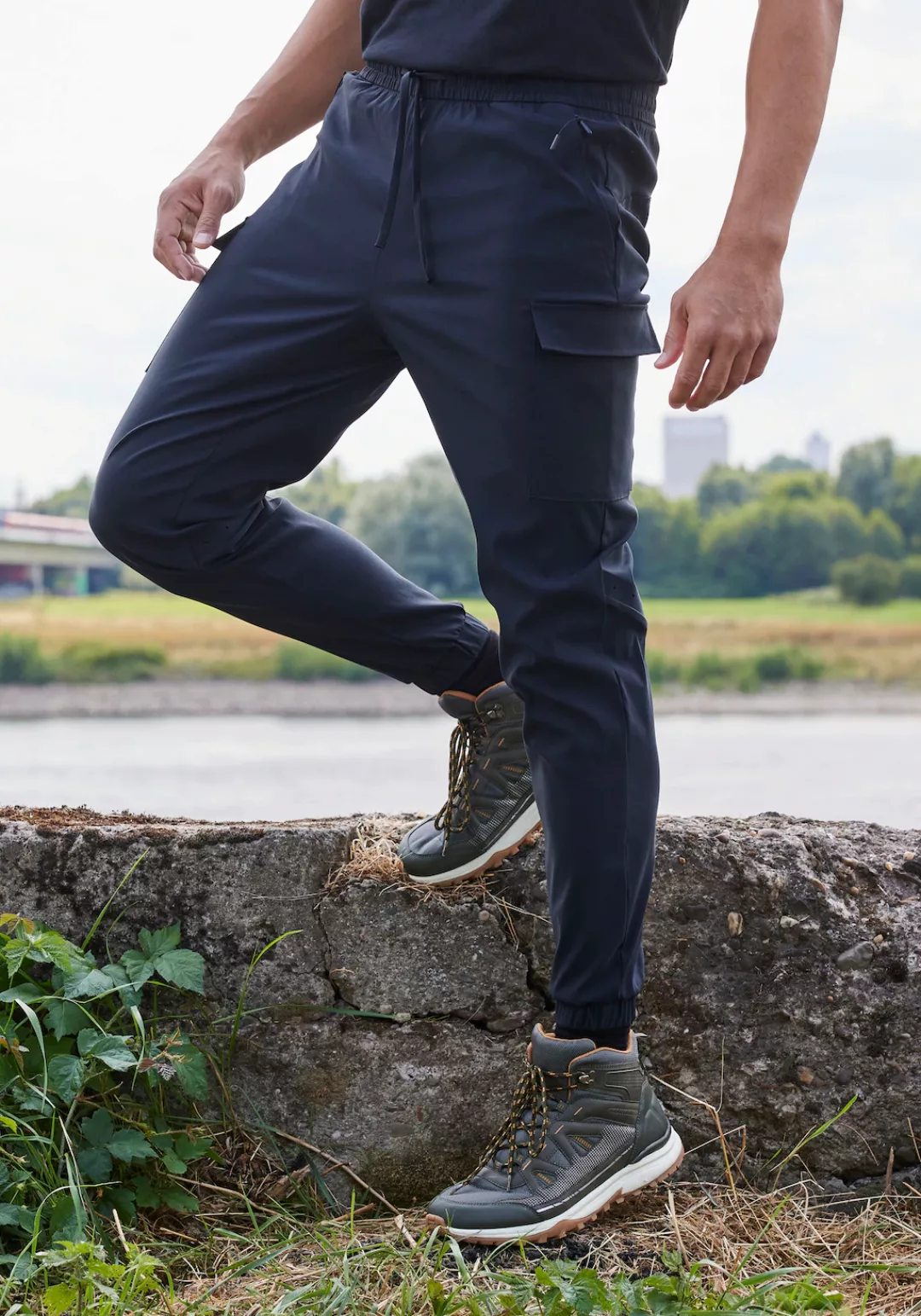 John Devin Jogger Pants, Trekking-Outdoor-Hose mit Belüftung im Kniebereich günstig online kaufen