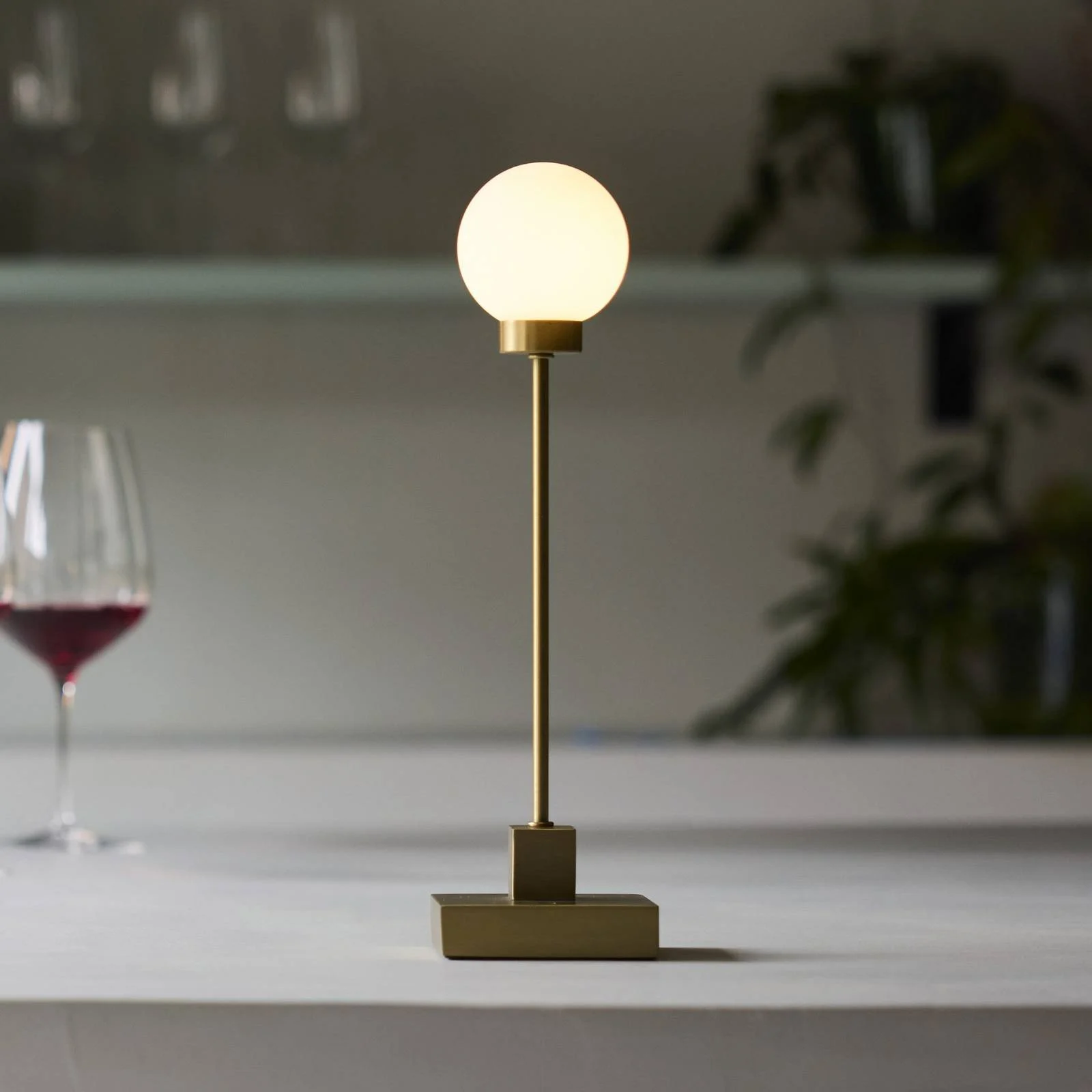 Northern LED-Akku-Tischleuchte Snowball messingfarben 2700 K günstig online kaufen
