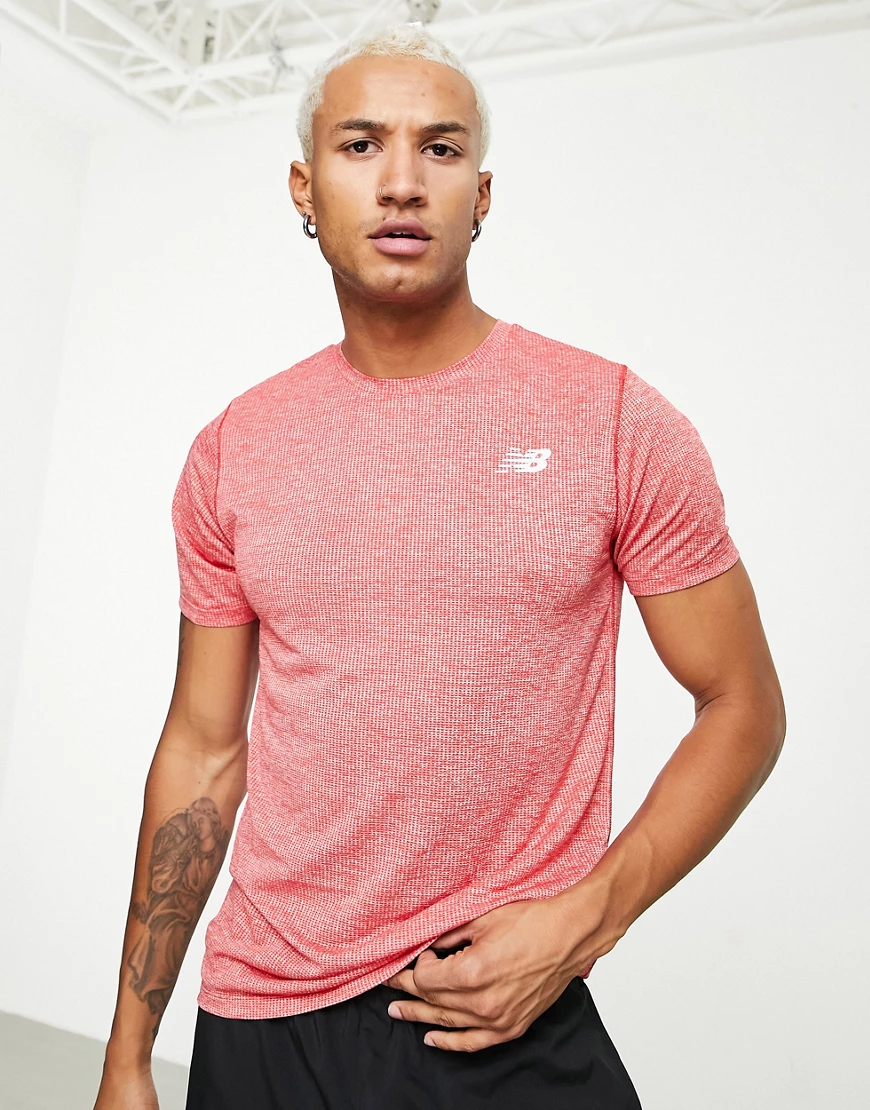 New Balance – Tenacity – T-Shirt in Rot günstig online kaufen
