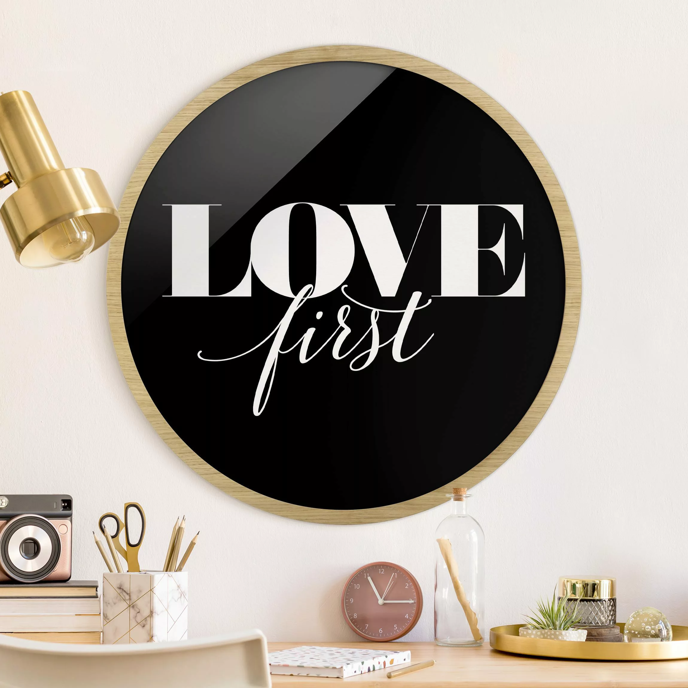 Rundes Gerahmtes Bild Love first Schwarz günstig online kaufen