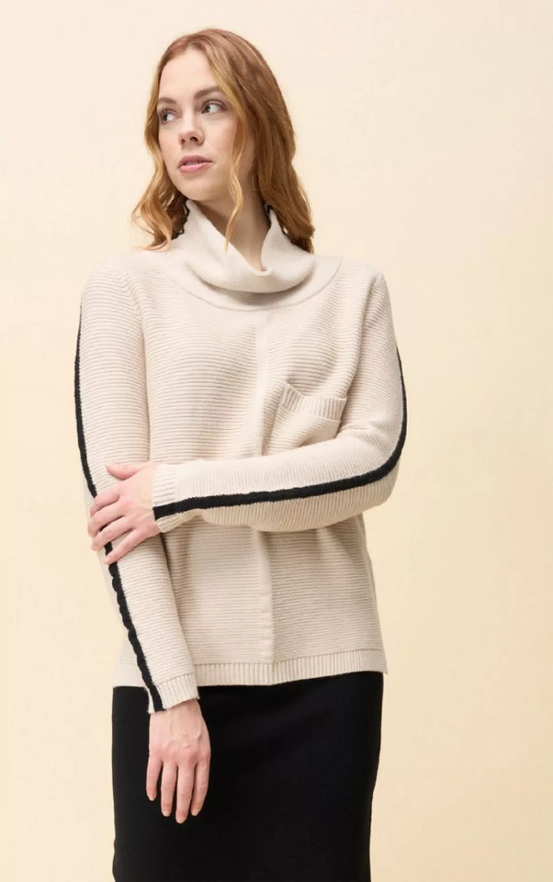 Passioni Strickpullover mit einer Vordertasche und schwarzen Streifen an de günstig online kaufen