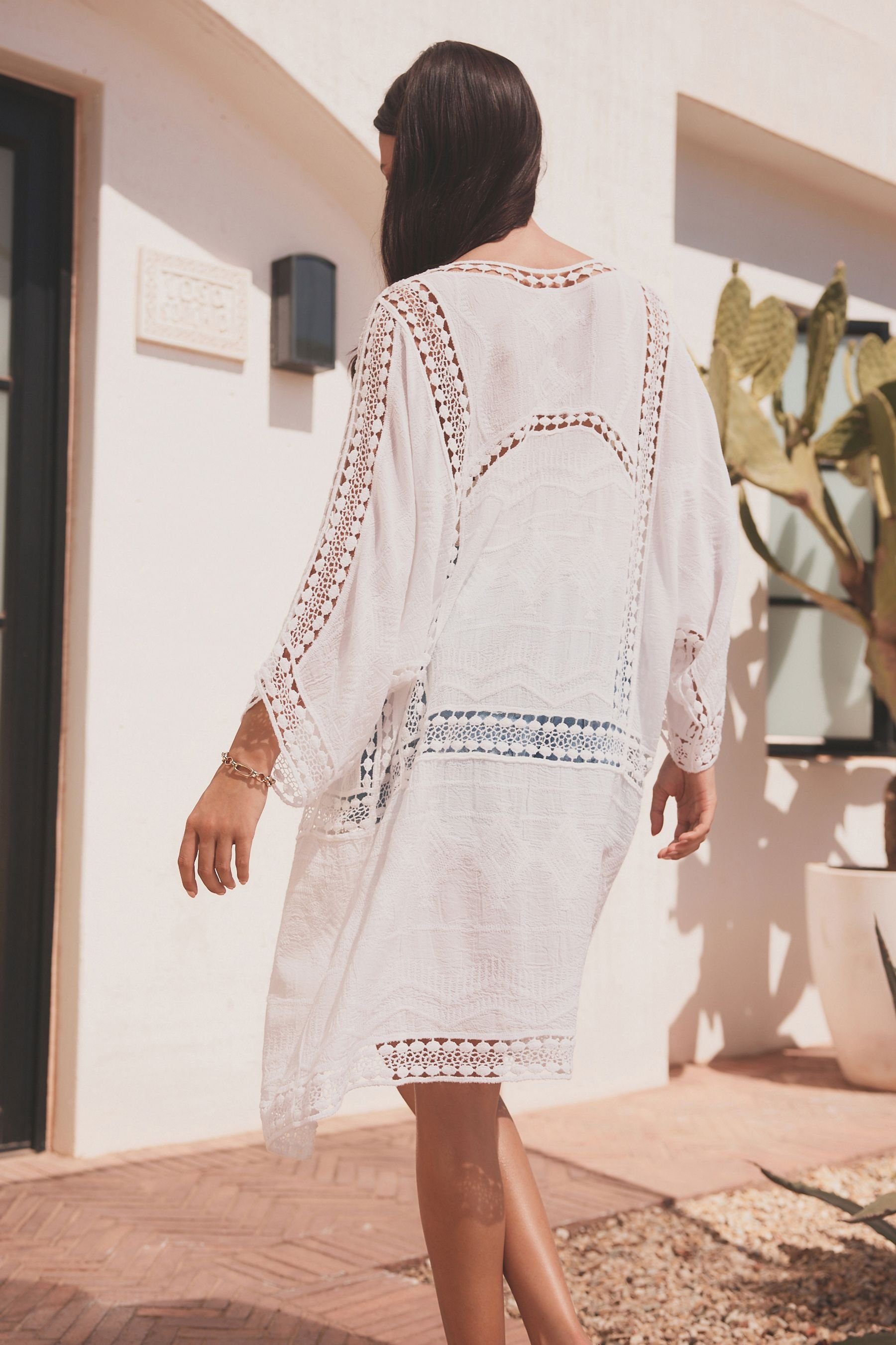 Next Blusenkimono Langer Kimono-Überwurf mit Häkelspitze günstig online kaufen