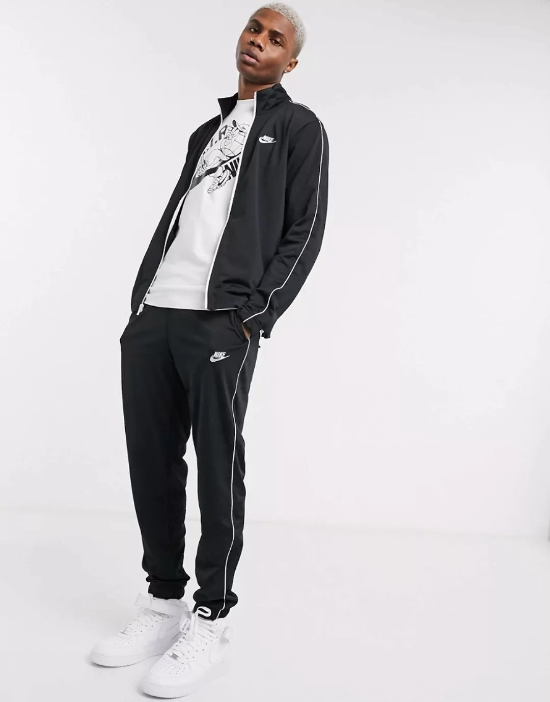 Nike – Schwarzes Trainingsanzug-Set günstig online kaufen
