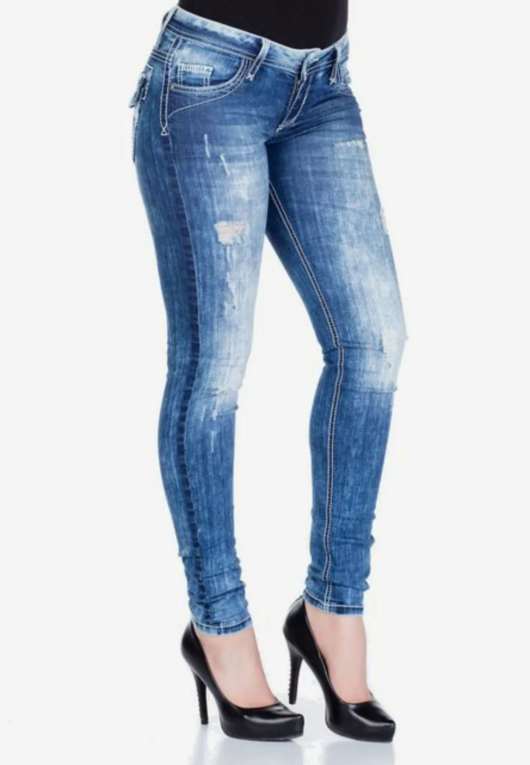 Cipo & Baxx Slim-fit-Jeans, im Slim Fit-Schnitt mit Stickerei in Straight F günstig online kaufen