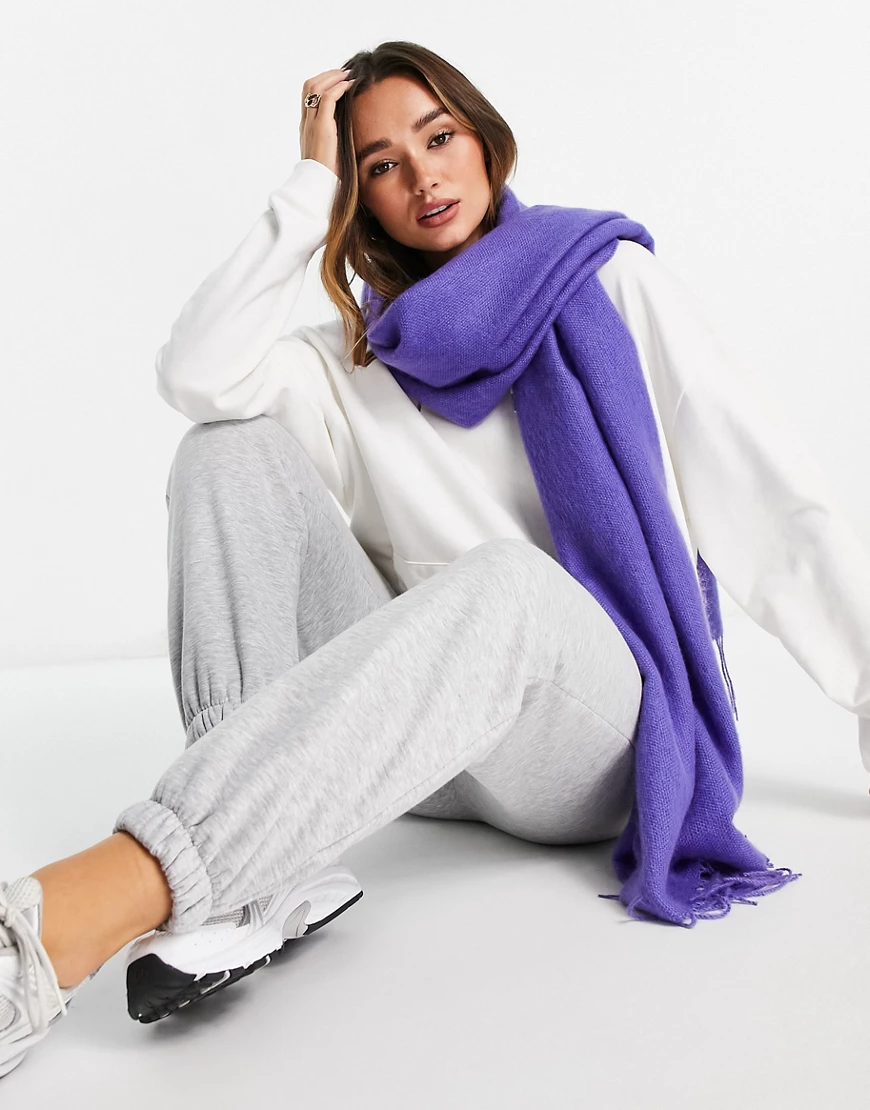 ASOS DESIGN – Superweicher Schal in Lila mit Fransen-Violett günstig online kaufen
