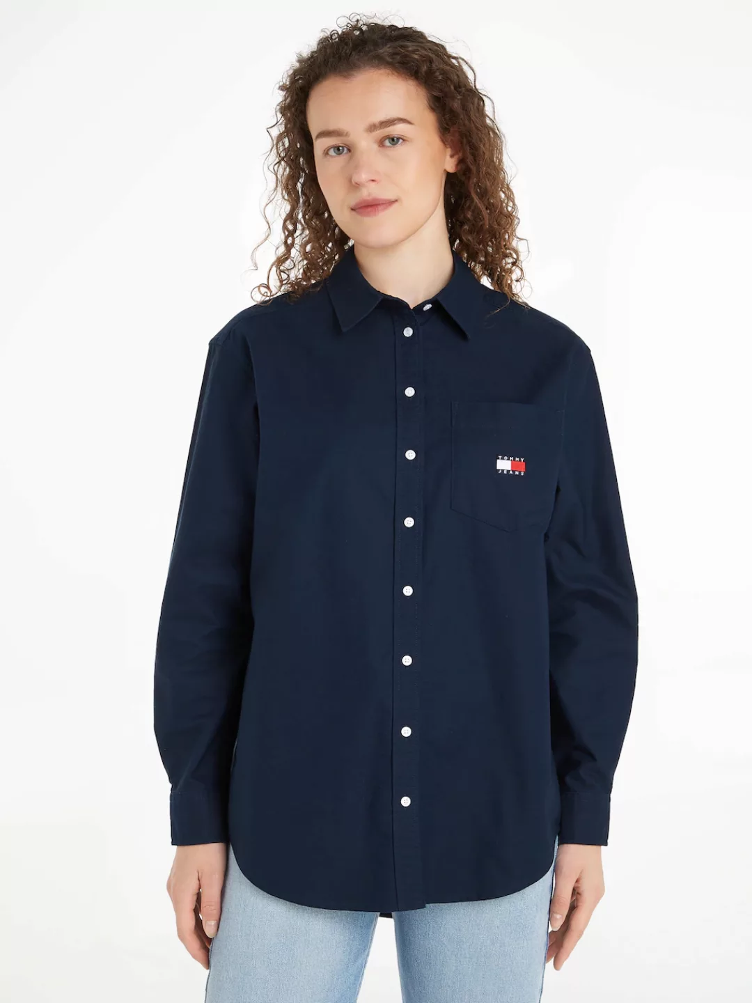 Tommy Jeans Blusentop "TJW BADGE BOYFRIEND", mit Tommy Jeans Logo-Badge günstig online kaufen