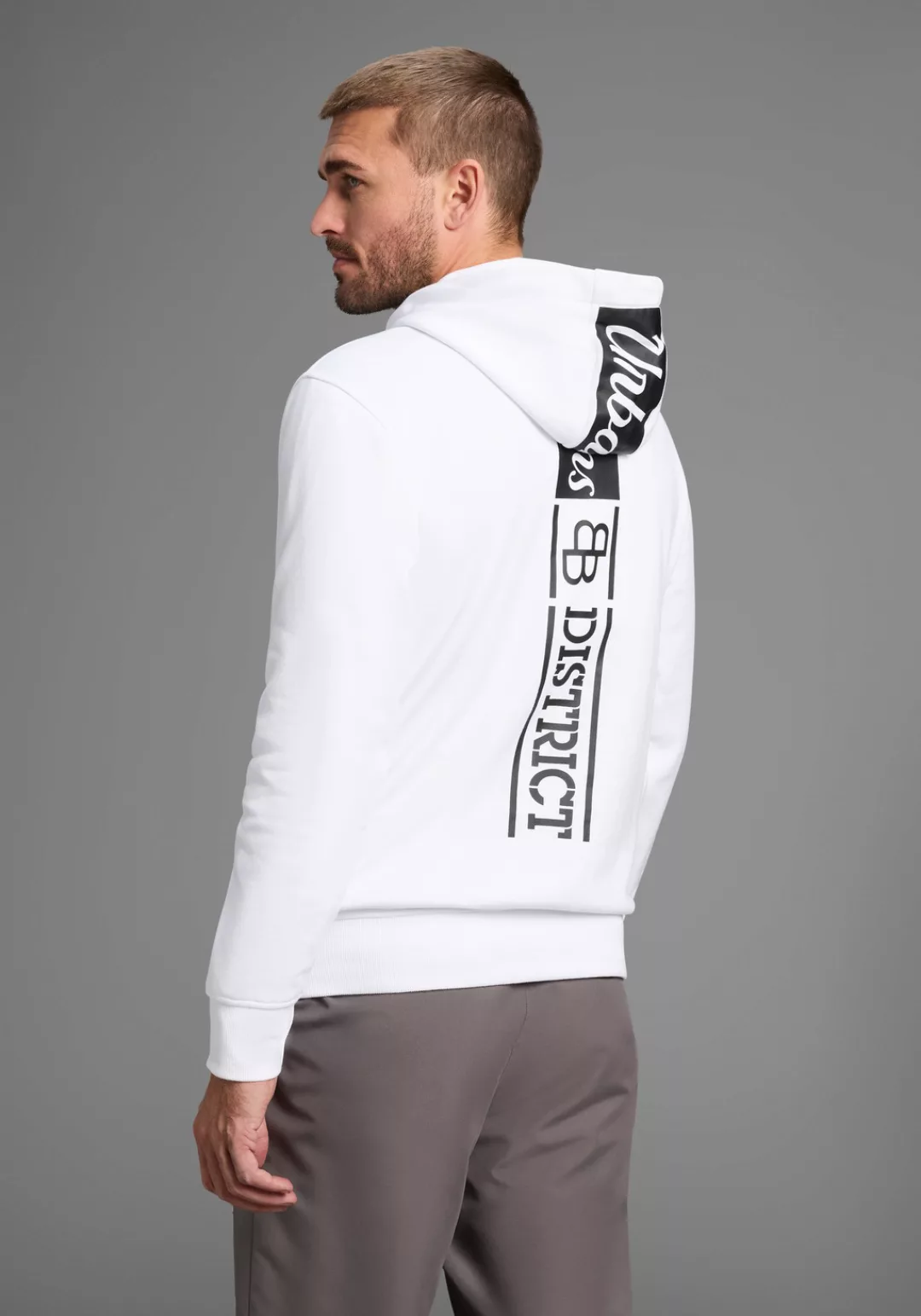 Bruno Banani Kapuzensweatshirt, langärmlig, schmal geschnitten, bedrucktes günstig online kaufen