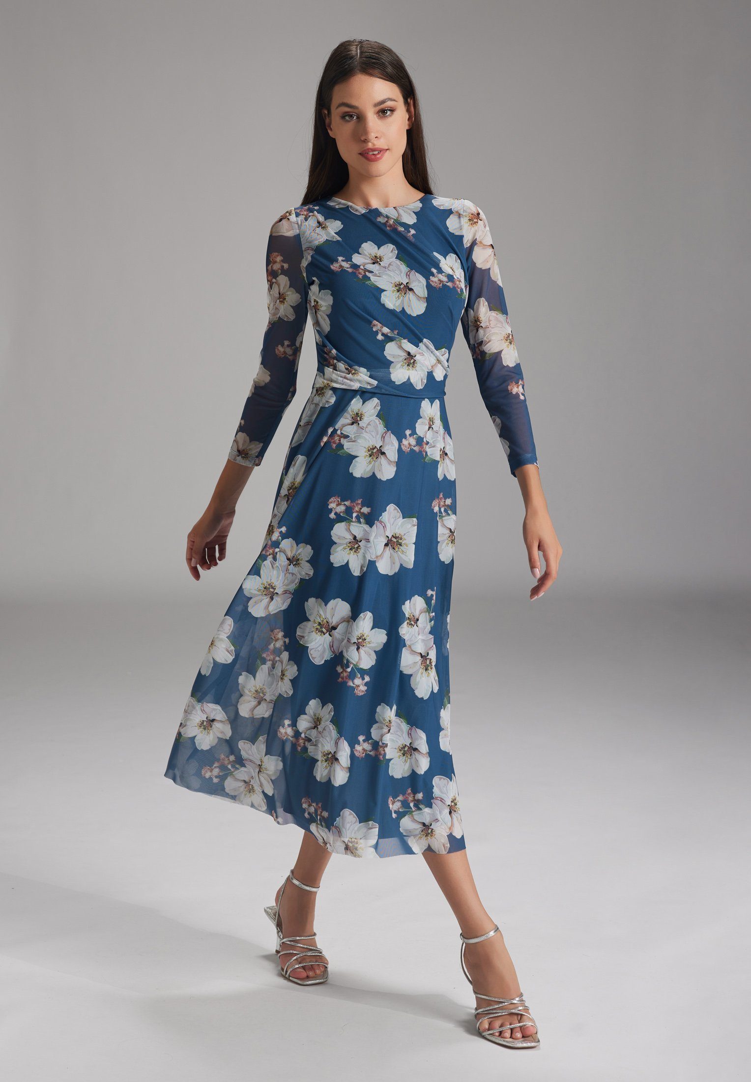 SWING Cocktailkleid Taillierte Schnitt mit fließendem günstig online kaufen
