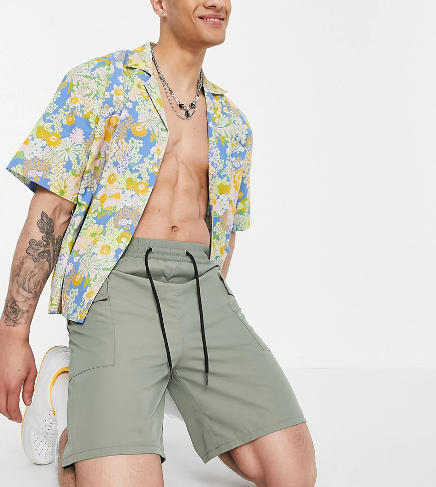 COLLUSION – Cargo-Shorts in hellem Khaki mit Taschen-Grün günstig online kaufen