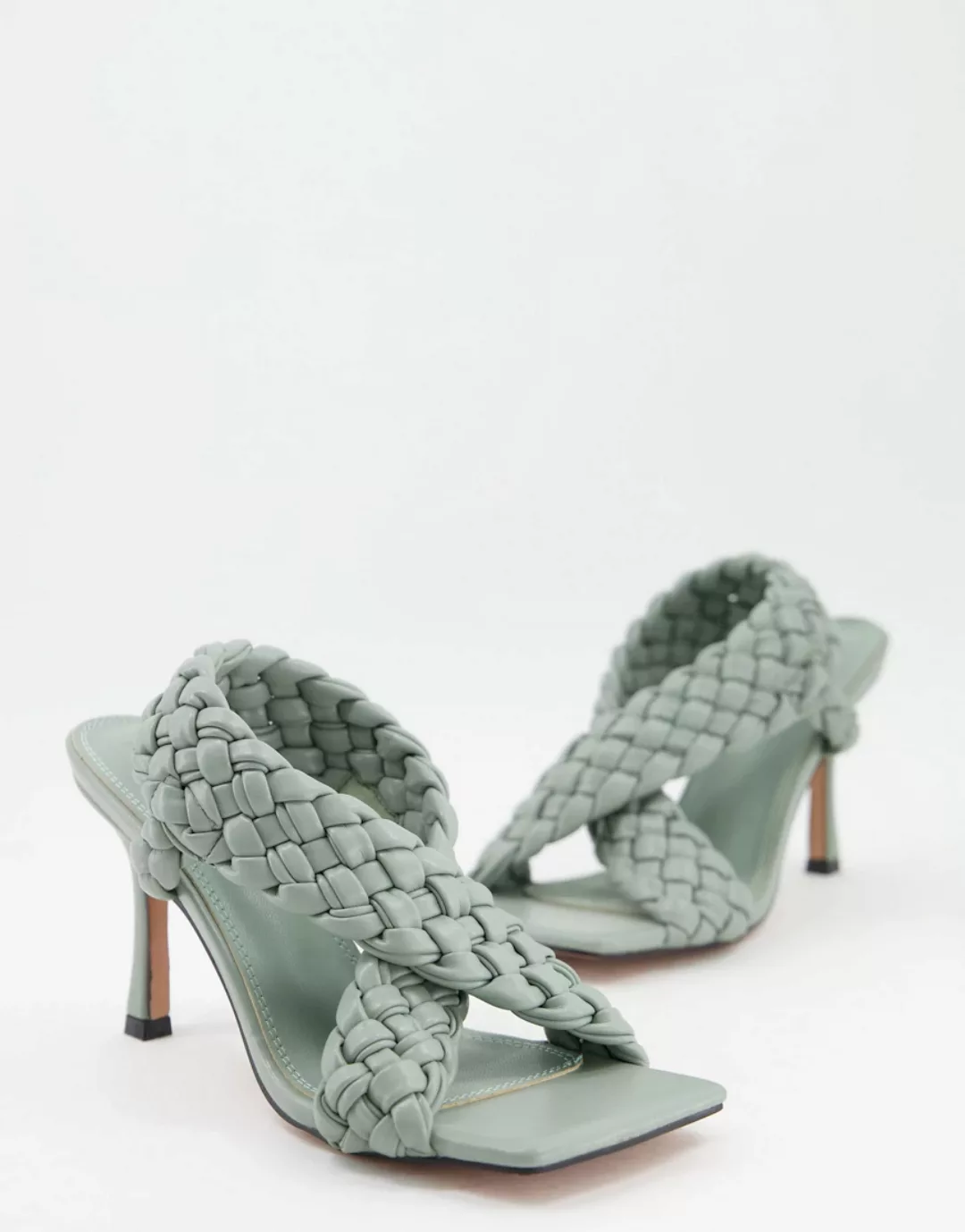 ASOS DESIGN – Nock – Sandalen mit Absatz und überkreuzten, geflochtenen Rie günstig online kaufen