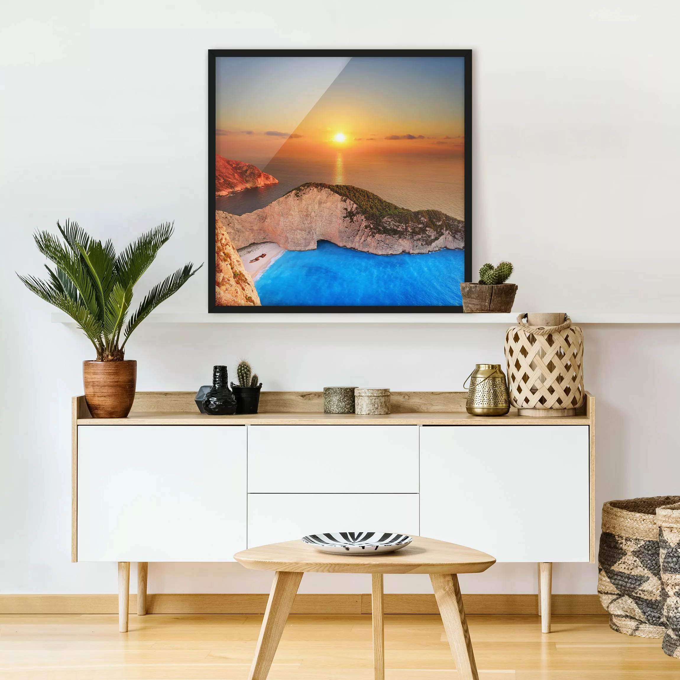 Bild mit Rahmen Strand - Quadrat Sonnenuntergang über Zakynathos günstig online kaufen